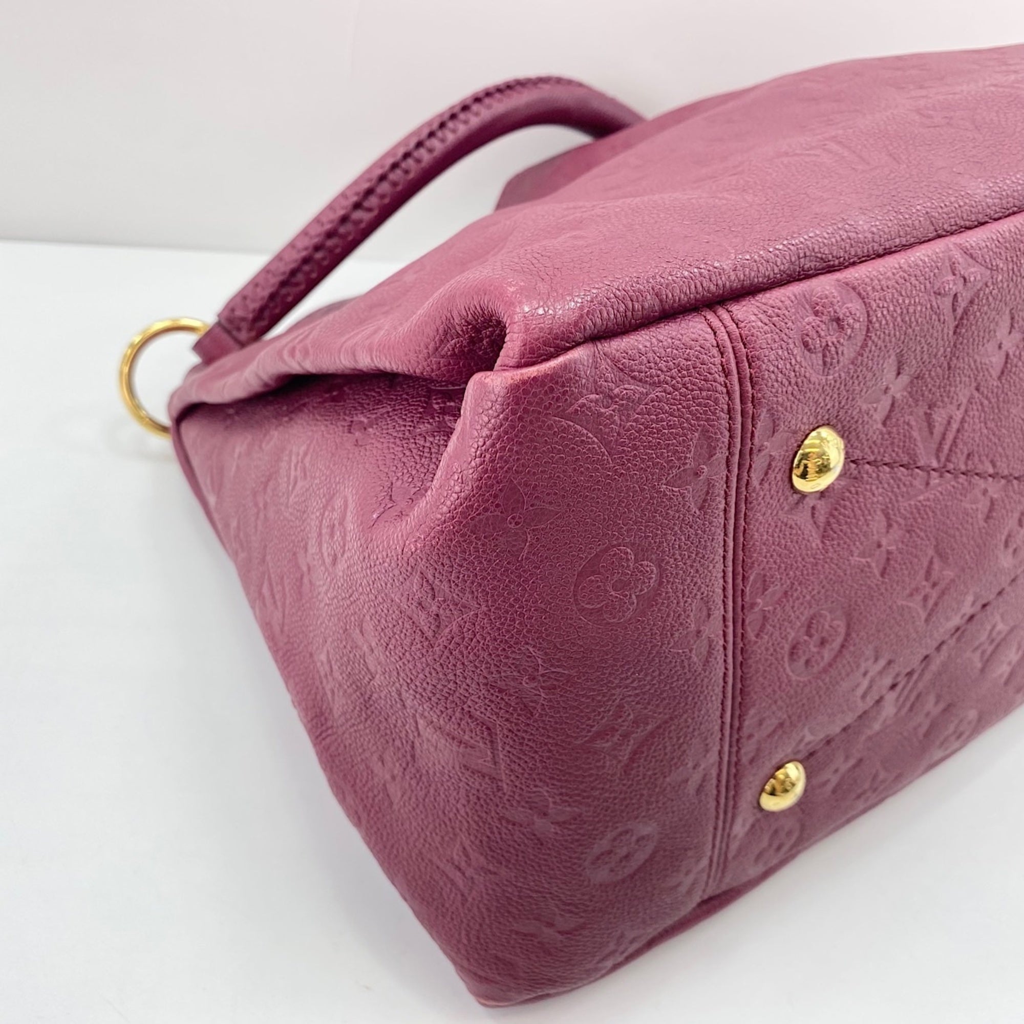 Louis Vuitton Purple Handbag (Pre-Owned)