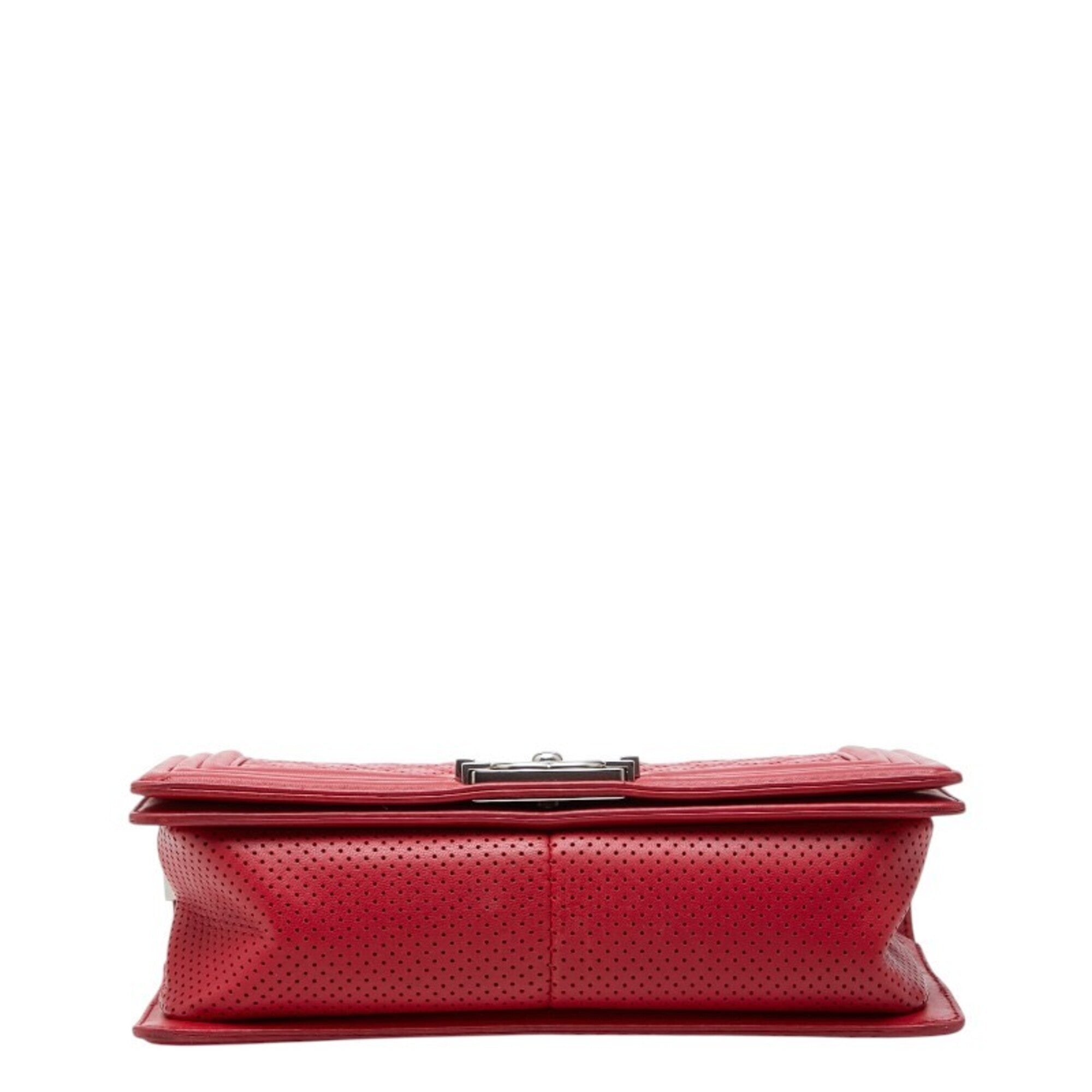 Chanel Matelasse Red Color Leather Shoulder Bag (Pre-Owned)