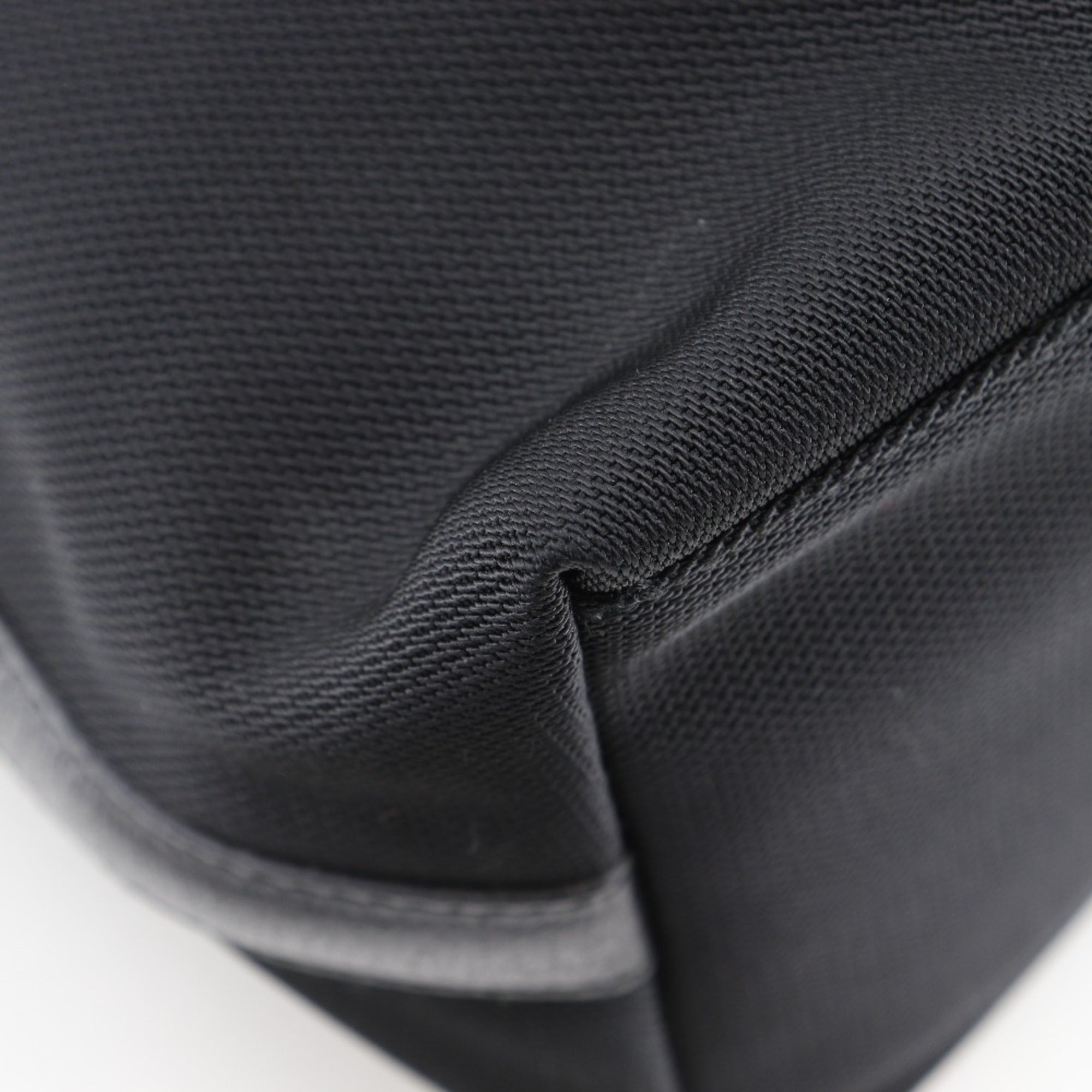 Salvatore Ferragamo Black Nylon Canvas Shoulder Bag (Pre-Owned)