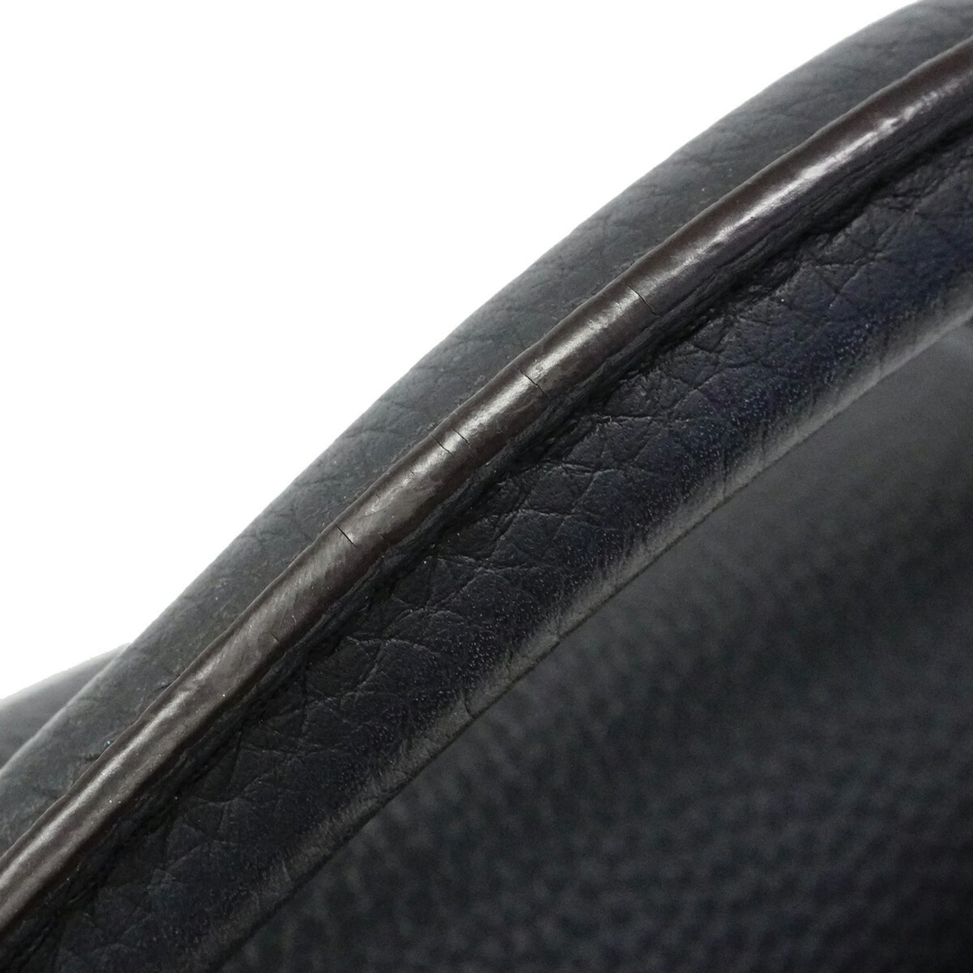 Louis Vuitton Noir Handbag (Pre-Owned)