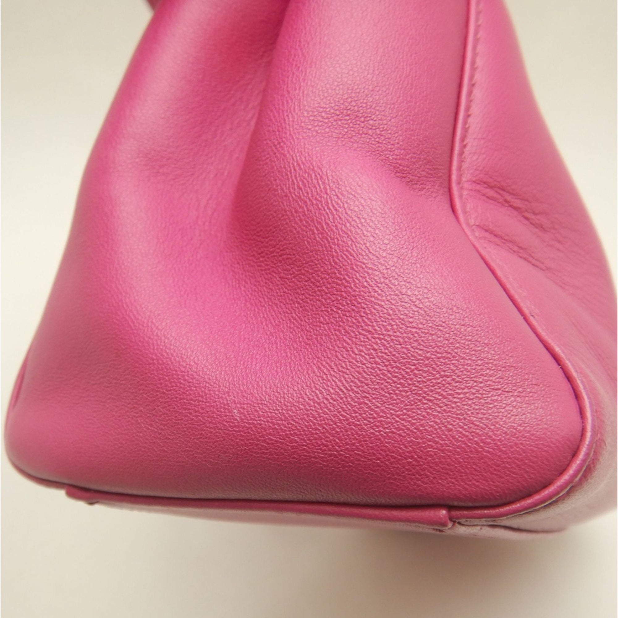 Fendi Pink Leather Handbag (Pre-Owned)