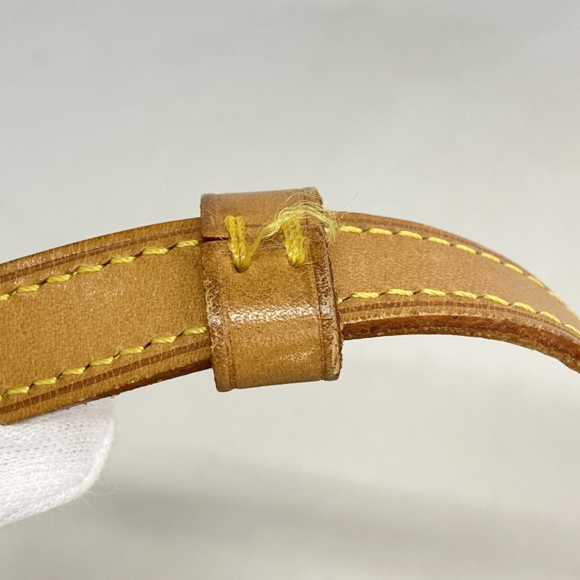 Louis Vuitton Brown Shoulder Bag (Pre-Owned)