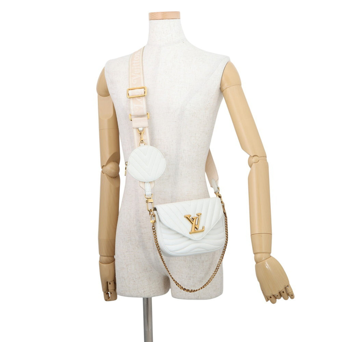 Louis Vuitton Gold Leather Handbag Pochette Shoulder Bag (Pre-Owned)