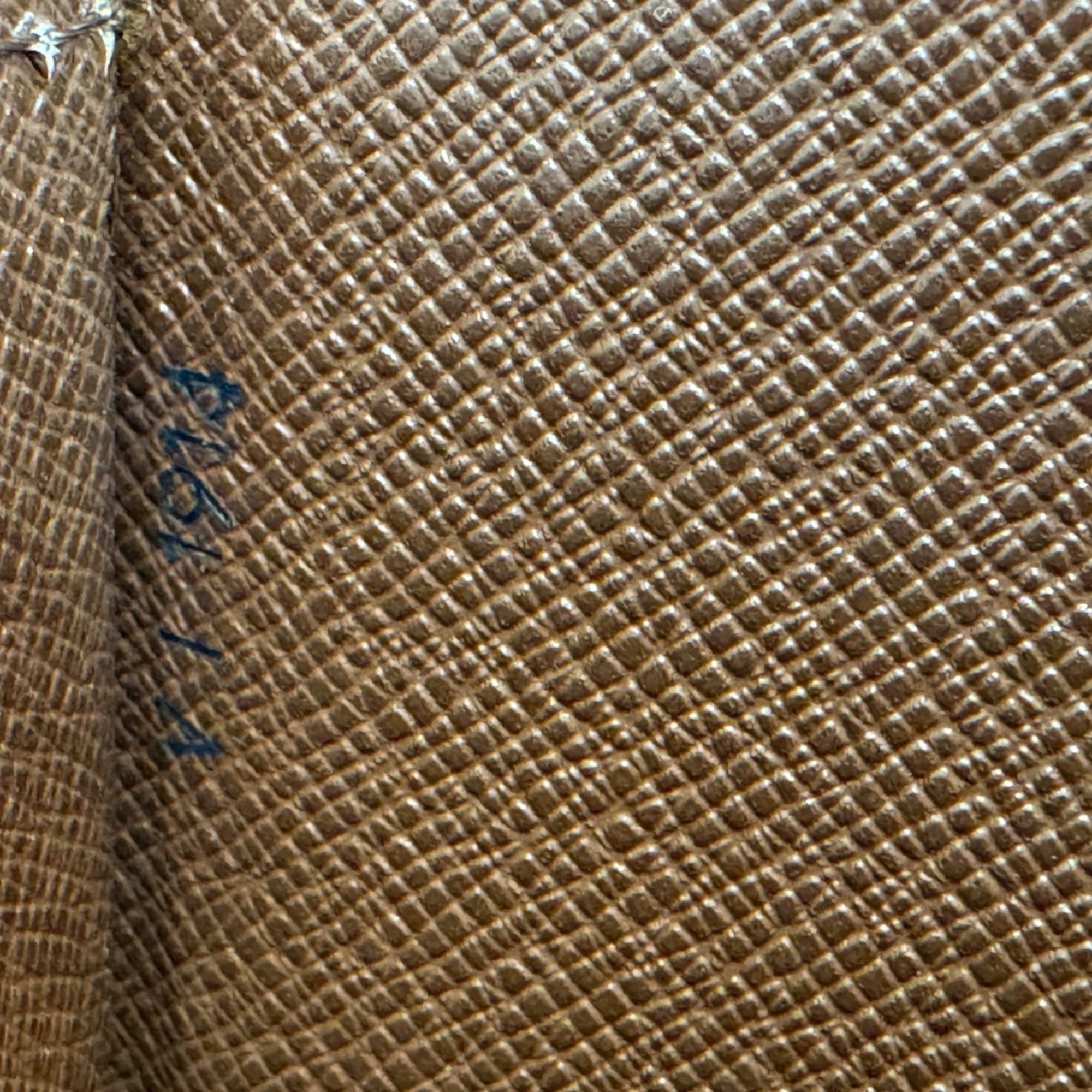 Louis Vuitton Brown Leather Shoulder Bag (Pre-Owned)