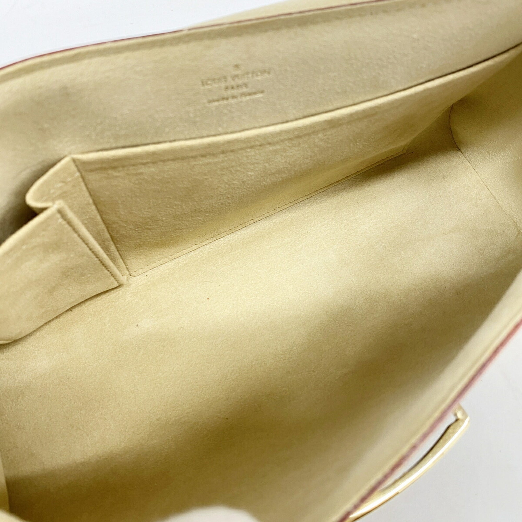 Louis Vuitton Brown Shoulder Bag (Pre-Owned)