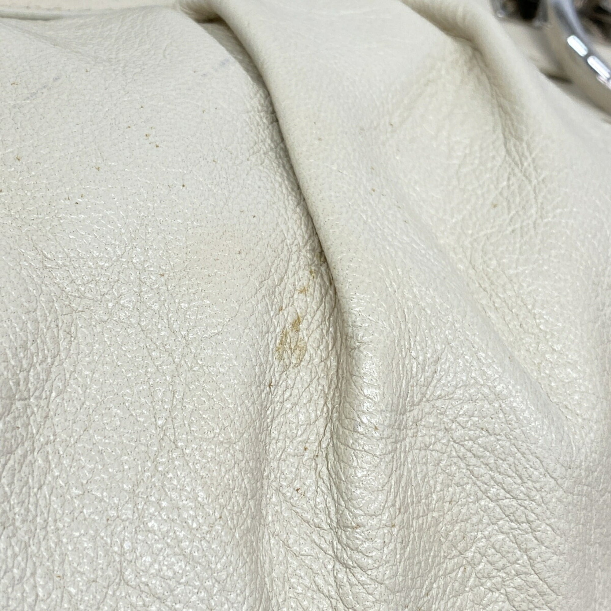 Salvatore Ferragamo White Leather Handbag (Pre-Owned)