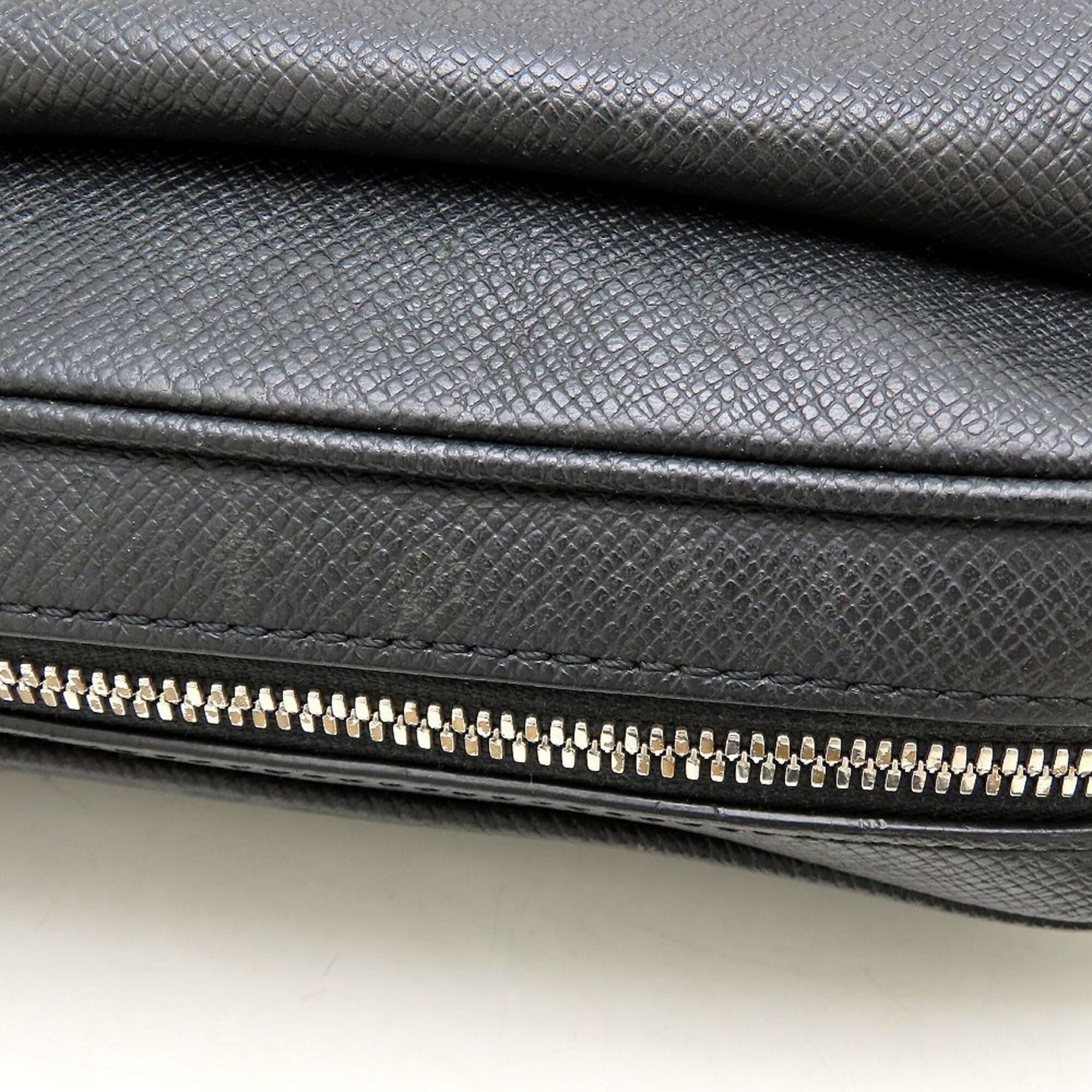 Louis Vuitton Taigarama Noir Taigarama Sling Bag (Pre-Owned)