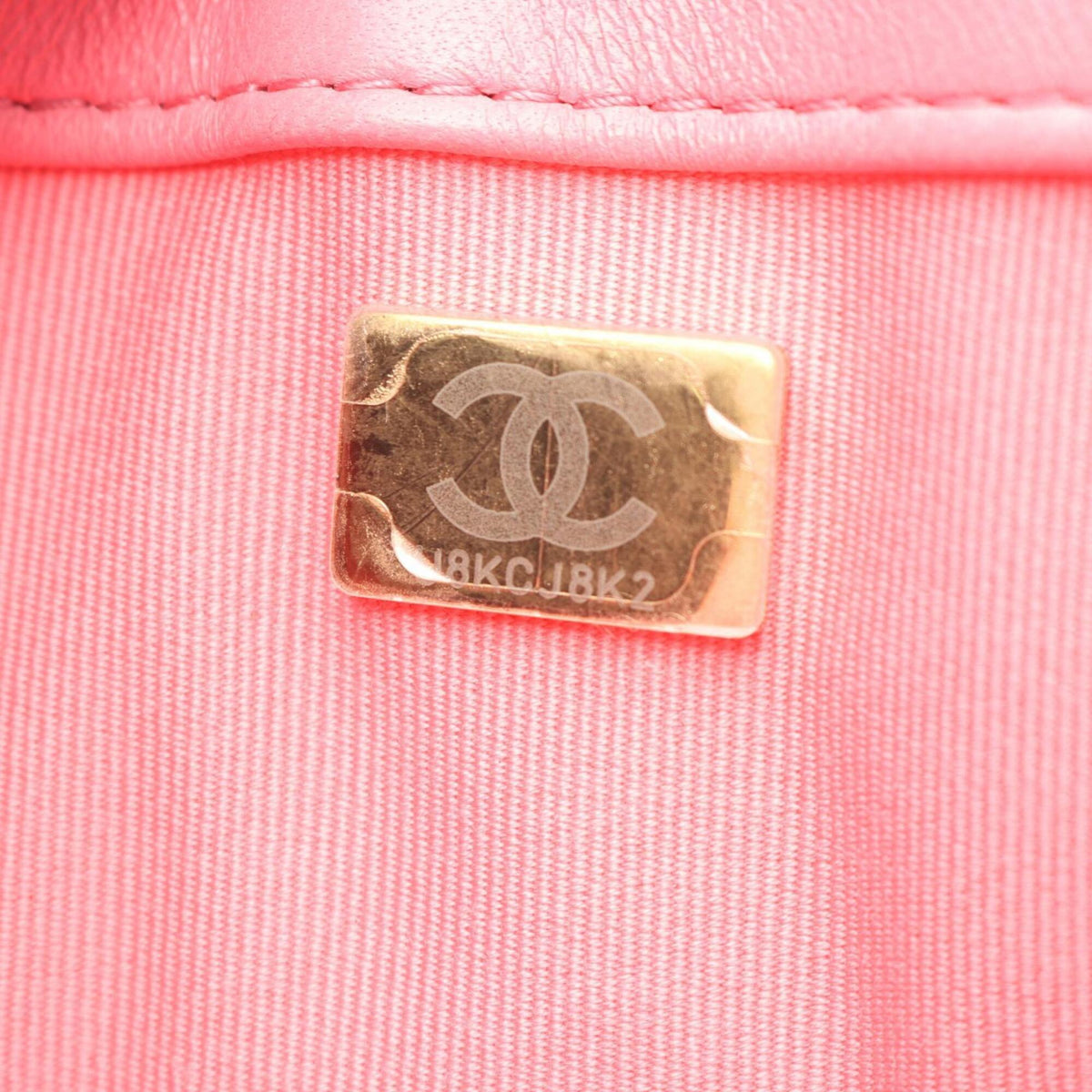 Chanel Pink Leather Handbag Shoulder Bag (Pre-Owned)