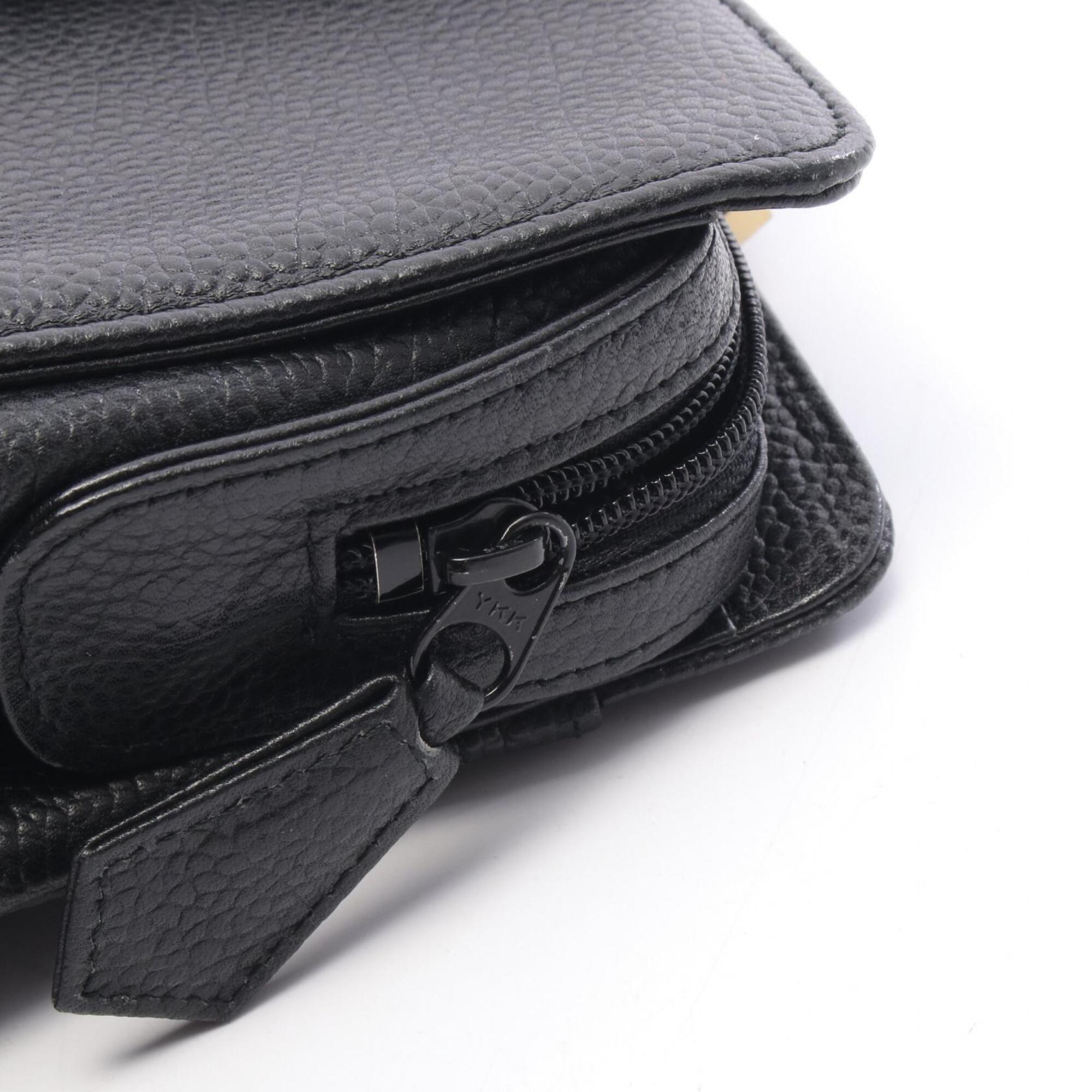 Yves Saint Laurent Black Leather Handbag (Pre-Owned)