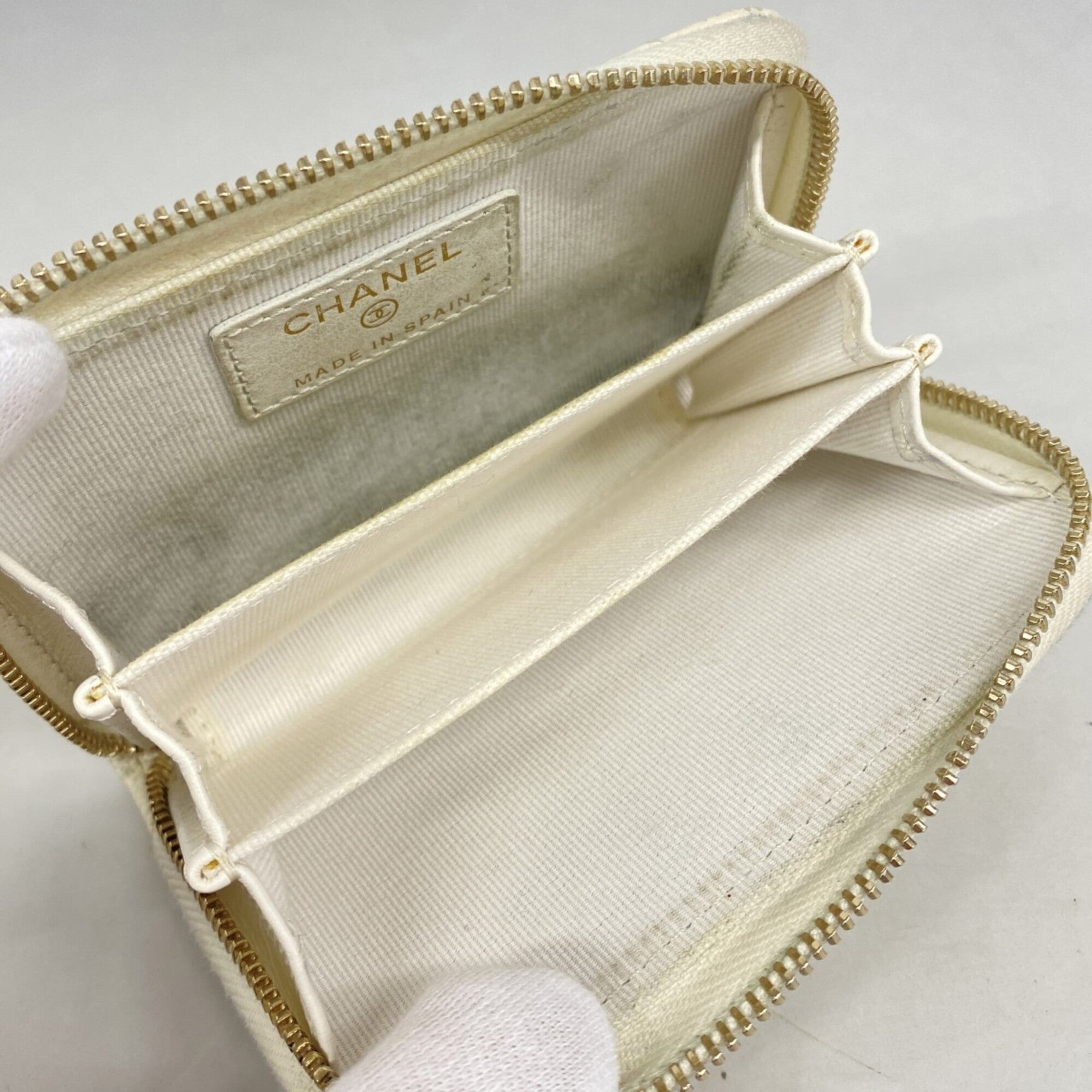 Chanel White Grained Calfskin Coin Purse/Coin Case (Pre-Owned)