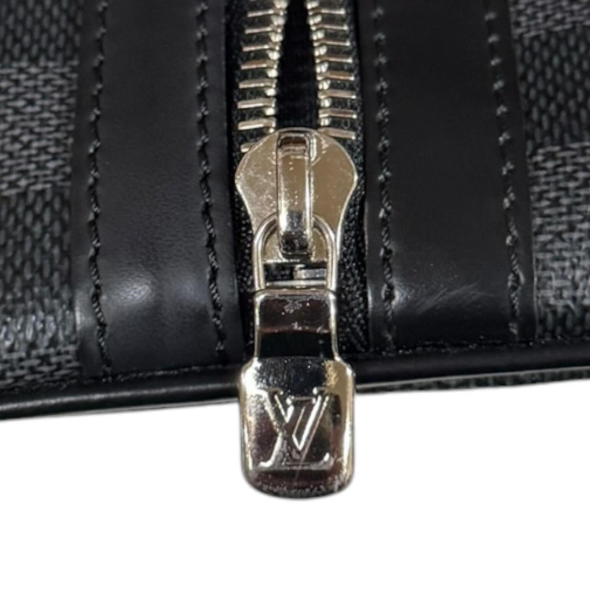Louis Vuitton Damier Graphite Black Gray Damier Graphite Shoulder Bag (Pre-Owned)