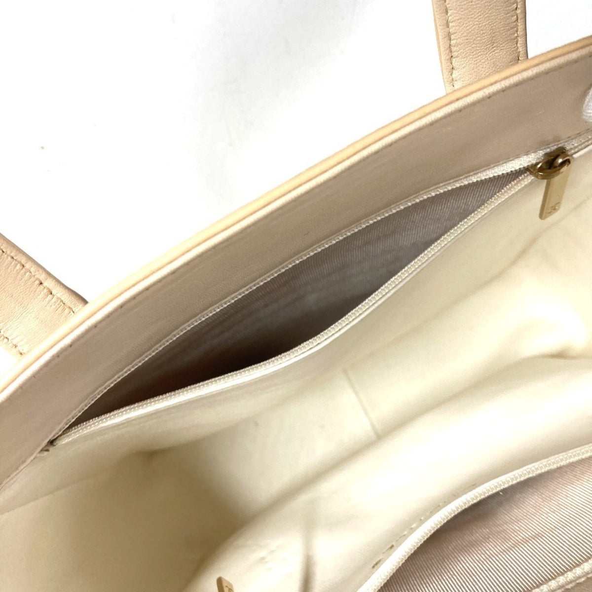 Chanel Beige Handbag Tote Bag (Pre-Owned)