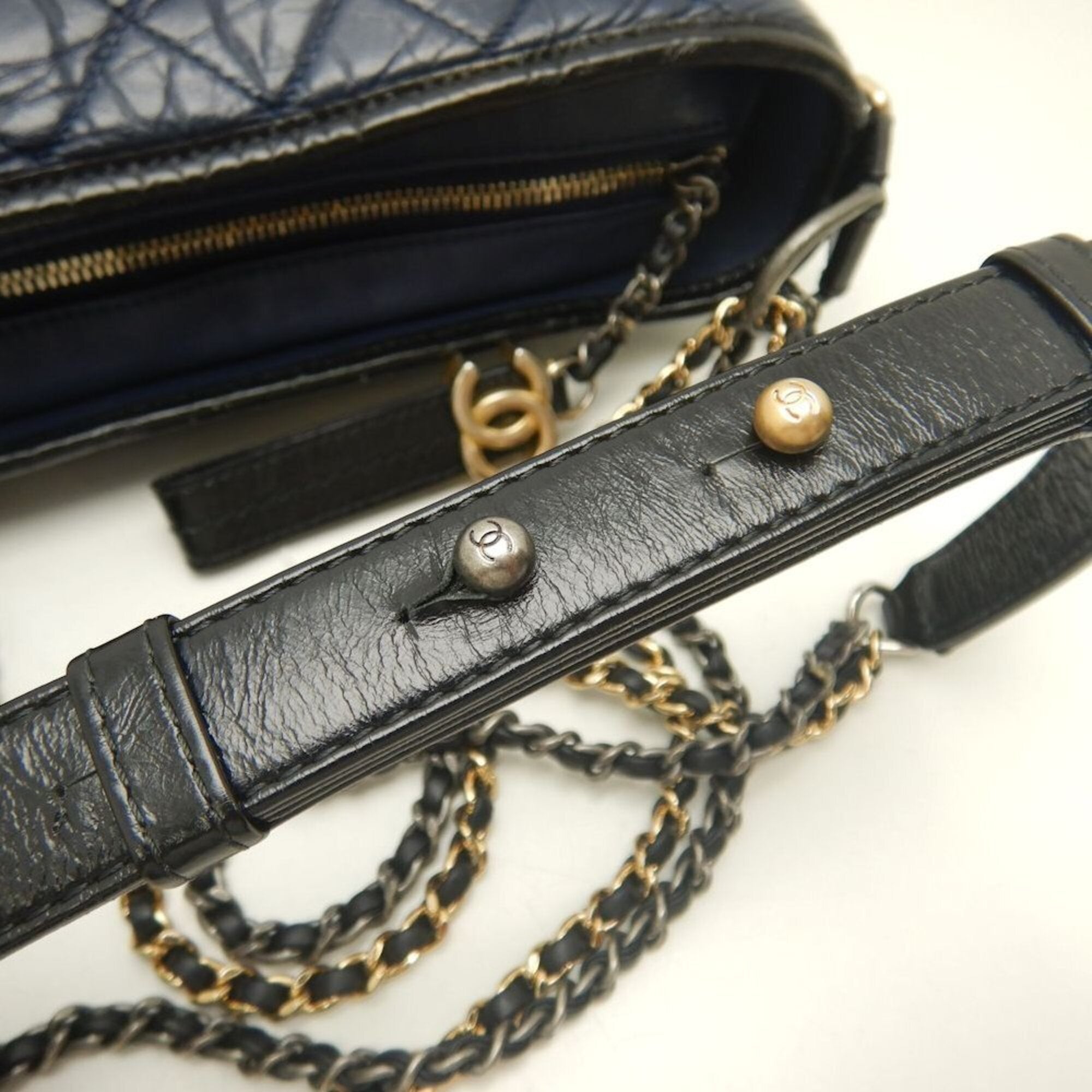 Chanel Black Navy Leather Shoulder Bag (Pre-Owned)