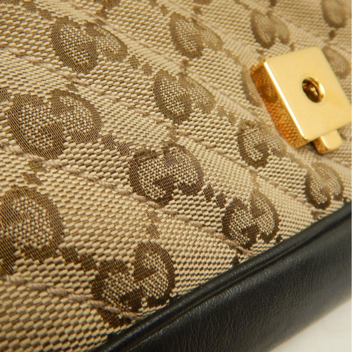 Gucci Beige Gg Canvas Leather Shoulder Bag (Pre-Owned)