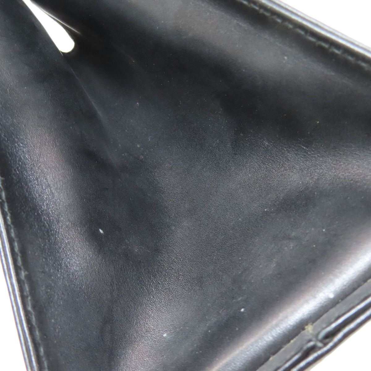Salvatore Ferragamo Black Leather Handbag (Pre-Owned)