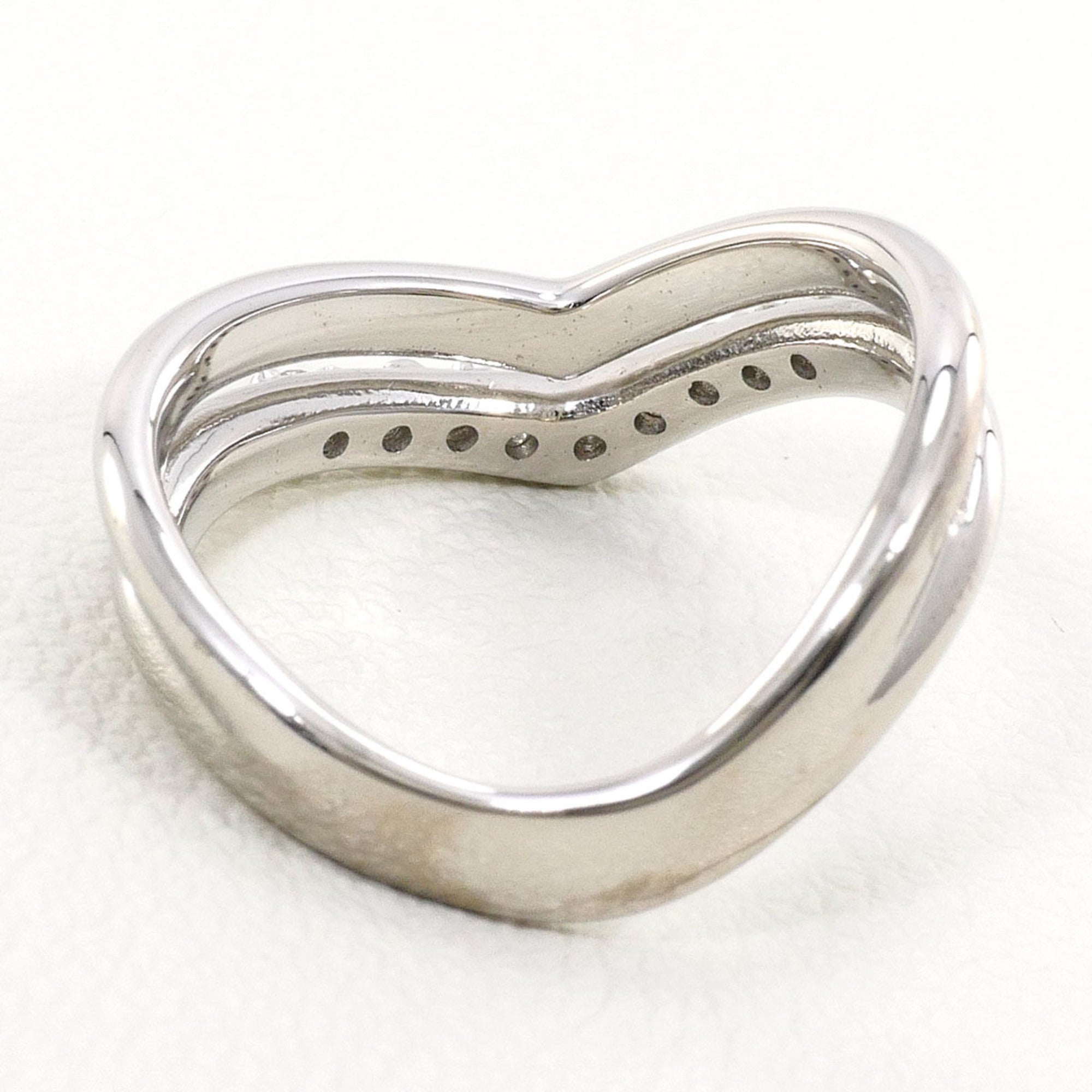 Unbranded White Gold White Gold (18K) Band Ring (Pre-Owned)