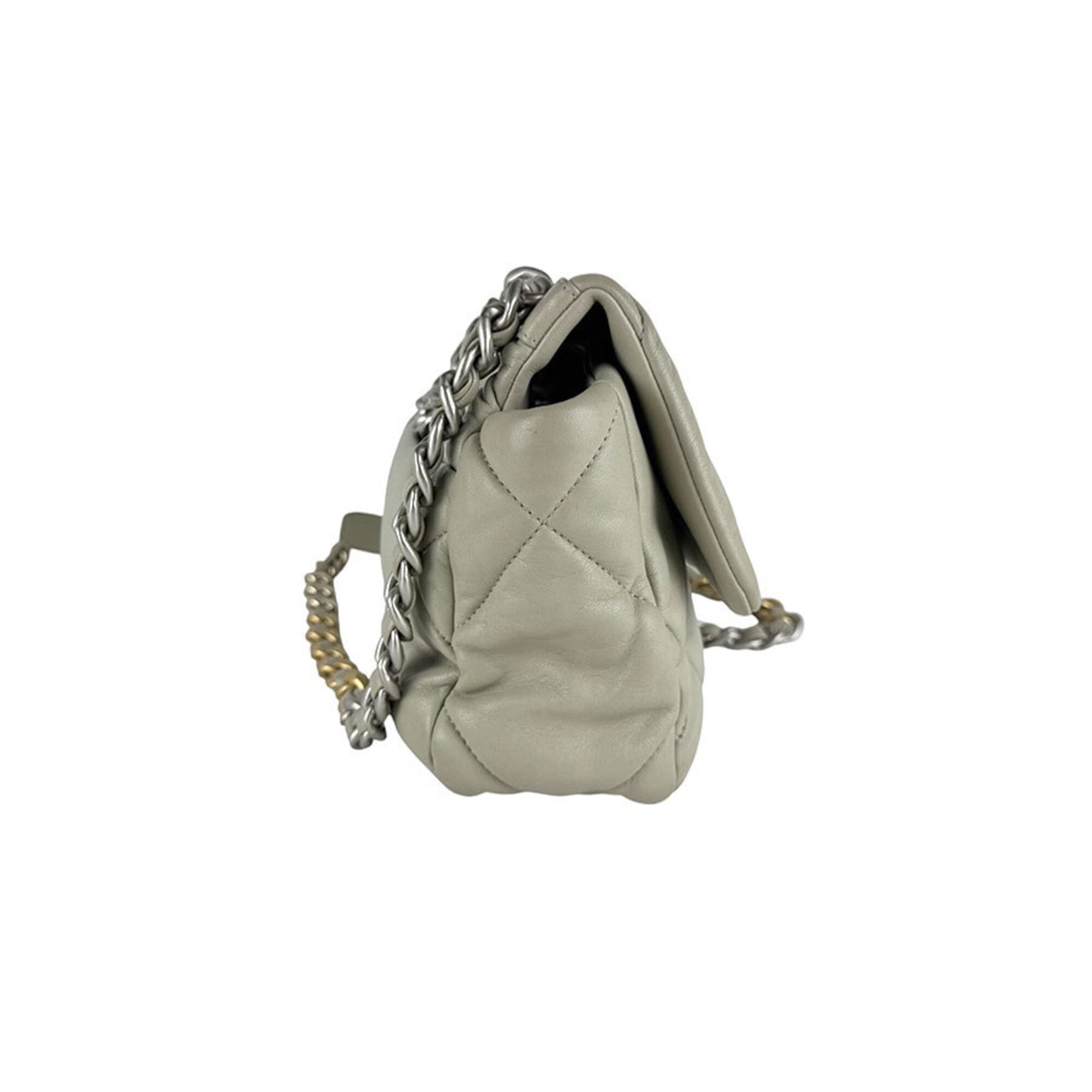 Chanel Gray Leather Shoulder Bag (Pre-Owned)