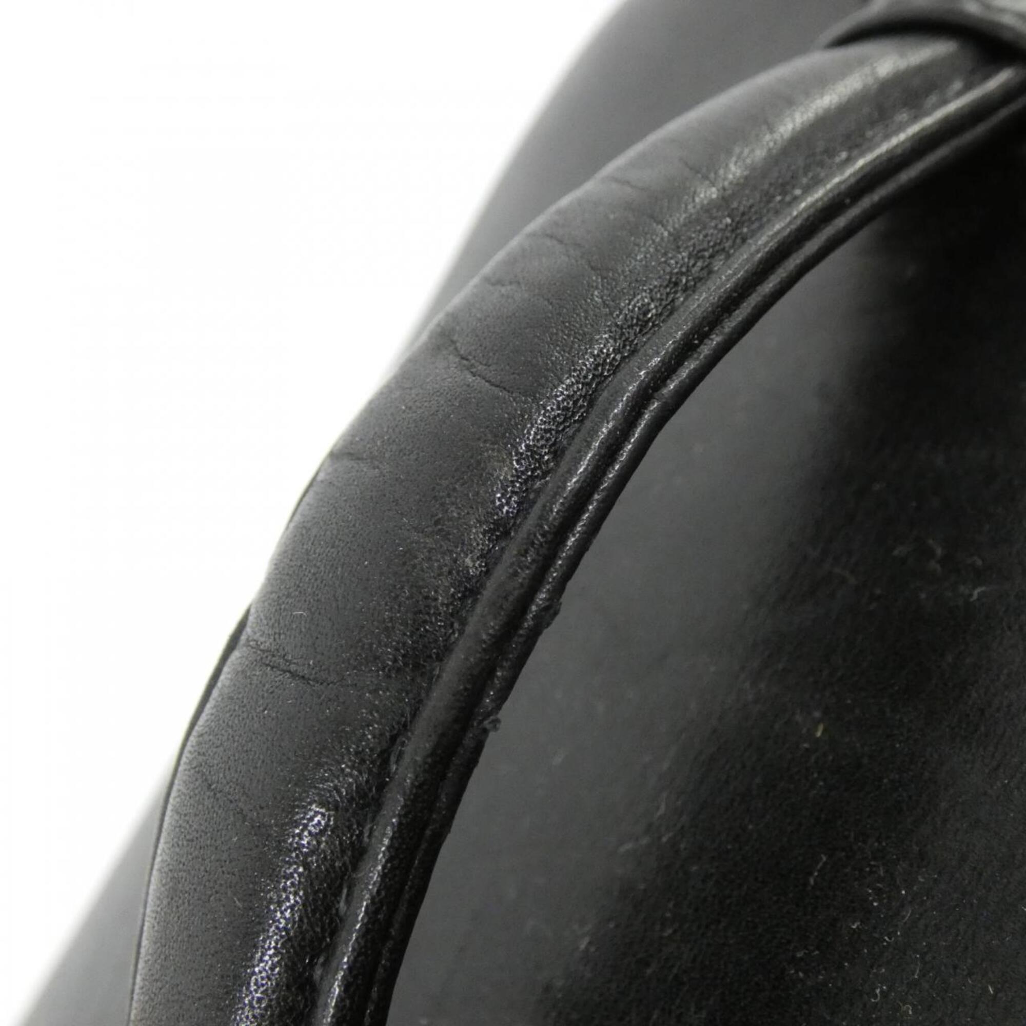 Chanel Black Leather Handbag (Pre-Owned)
