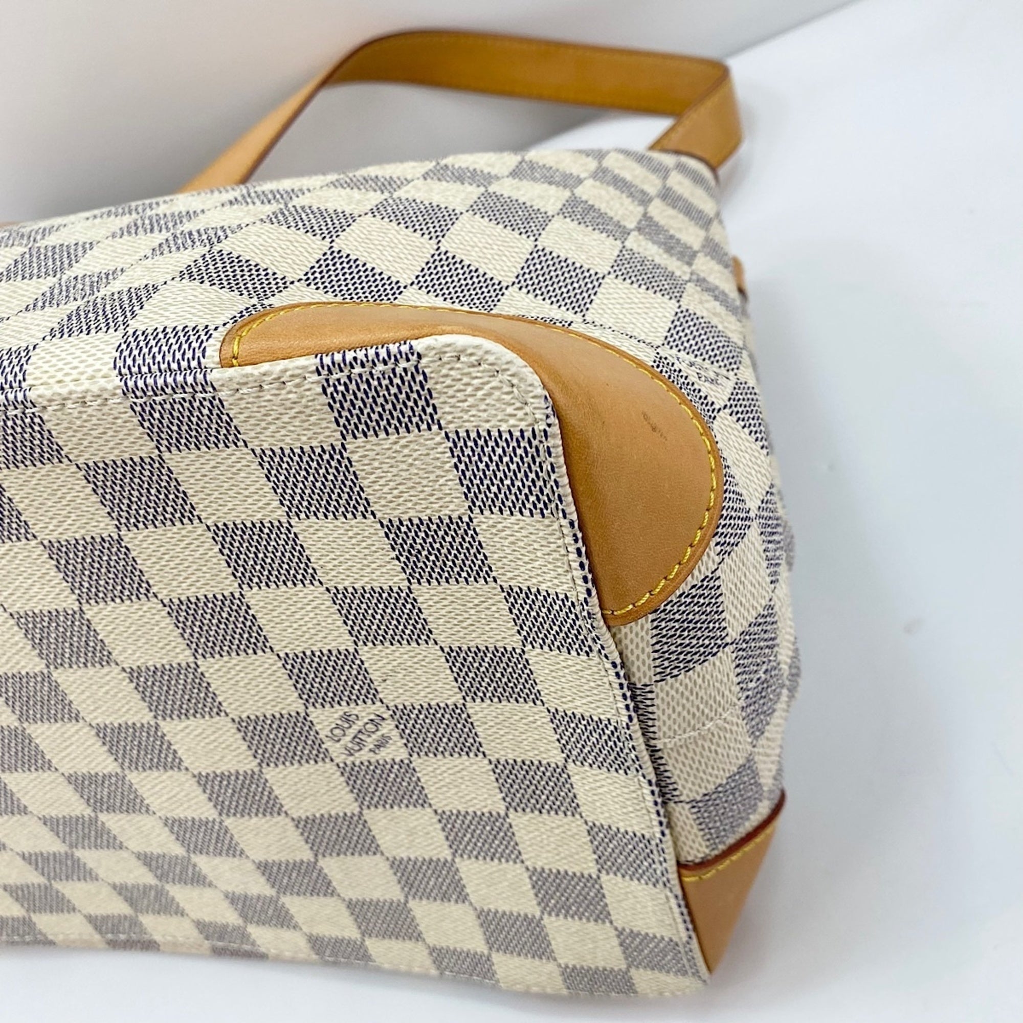 Louis Vuitton Damier Azur White Tote Bag (Pre-Owned)