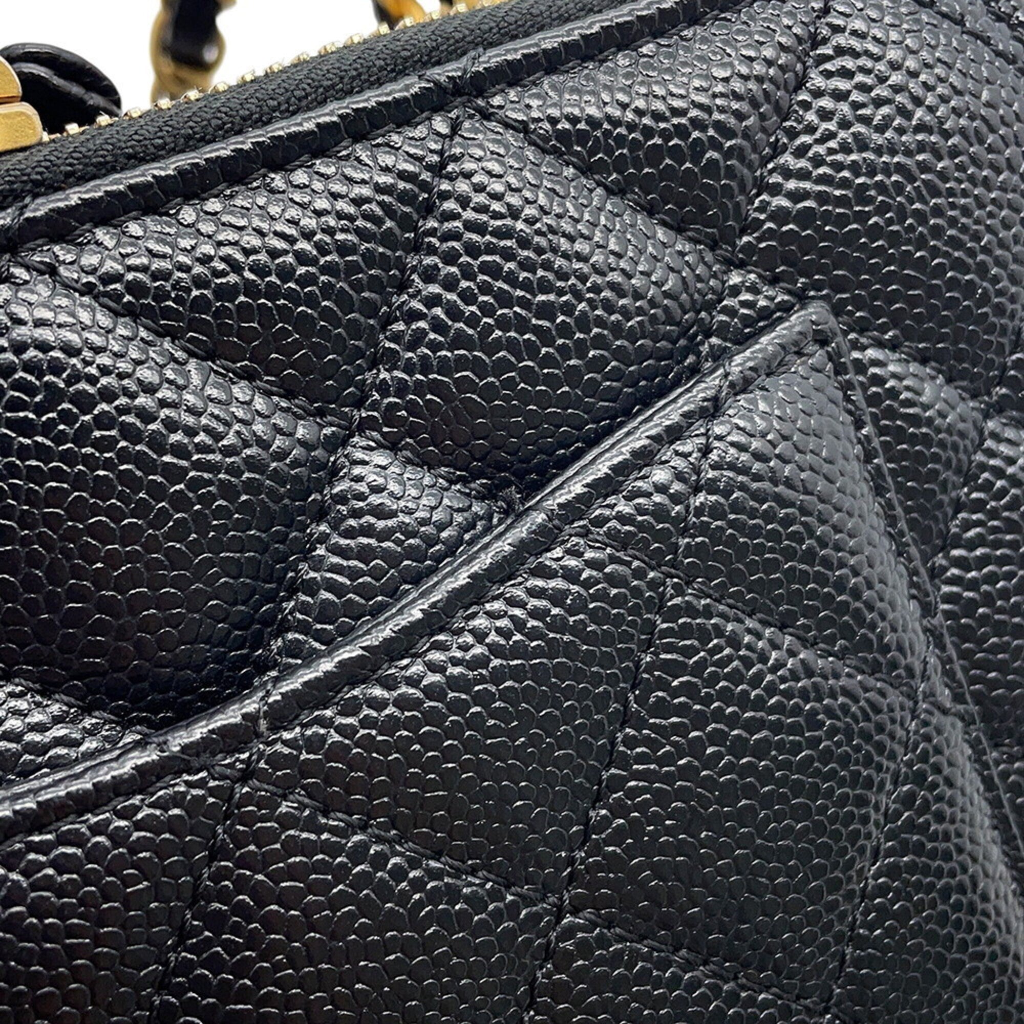 Chanel Black Grained Calfskin Shoulder Bag (Pre-Owned)