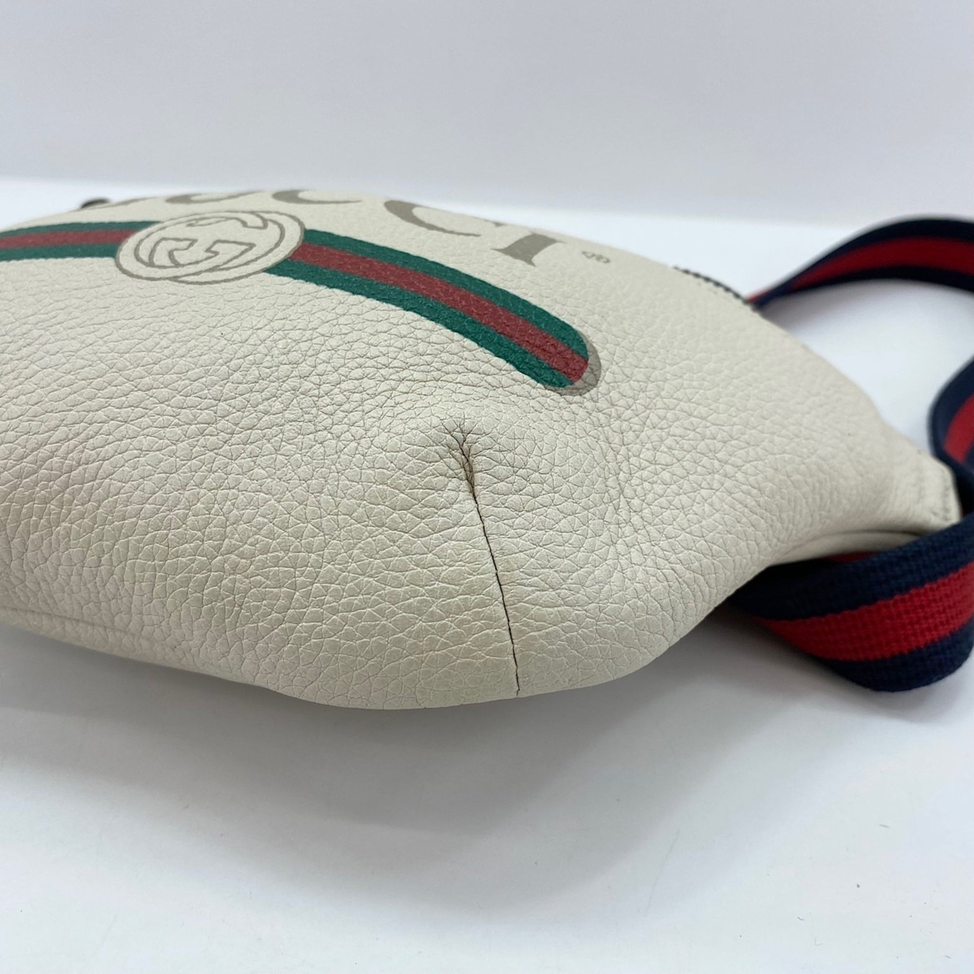 Gucci White Leather Sling Bag (Pre-Owned)