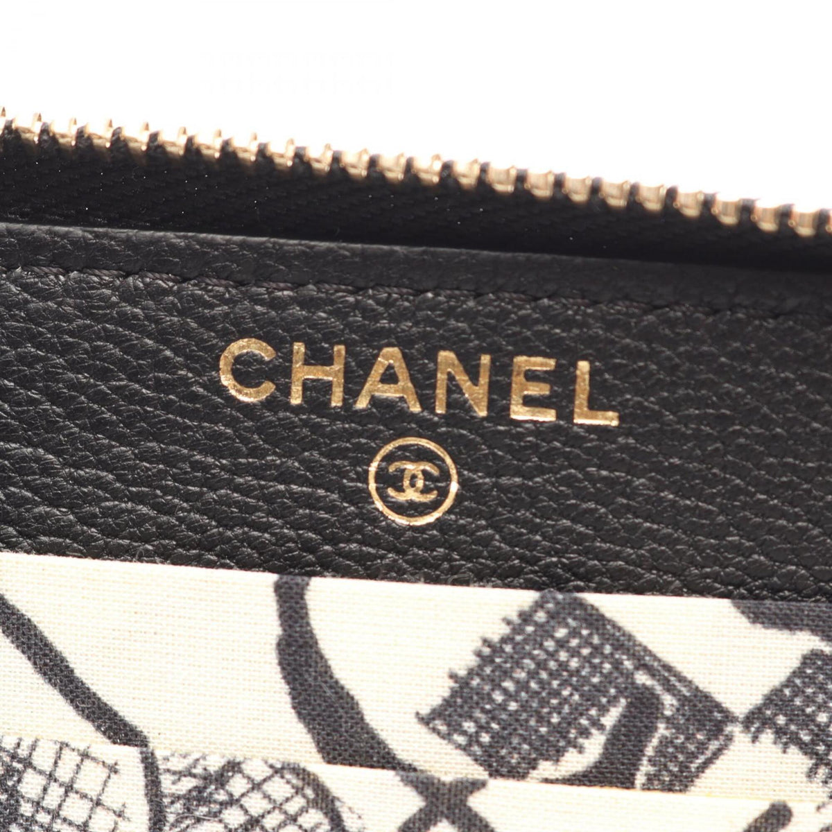 Chanel Black Leather Wallet (Bi-Fold) (Pre-Owned)