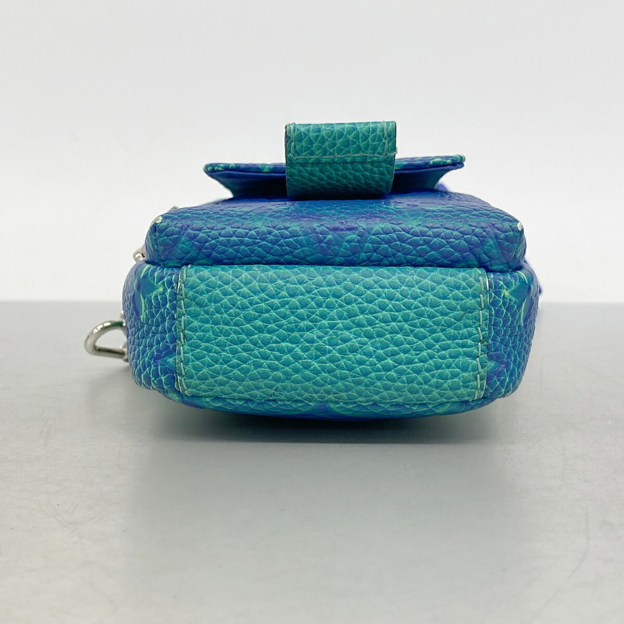 Louis Vuitton Blue Vert Shoulder Bag (Pre-Owned)