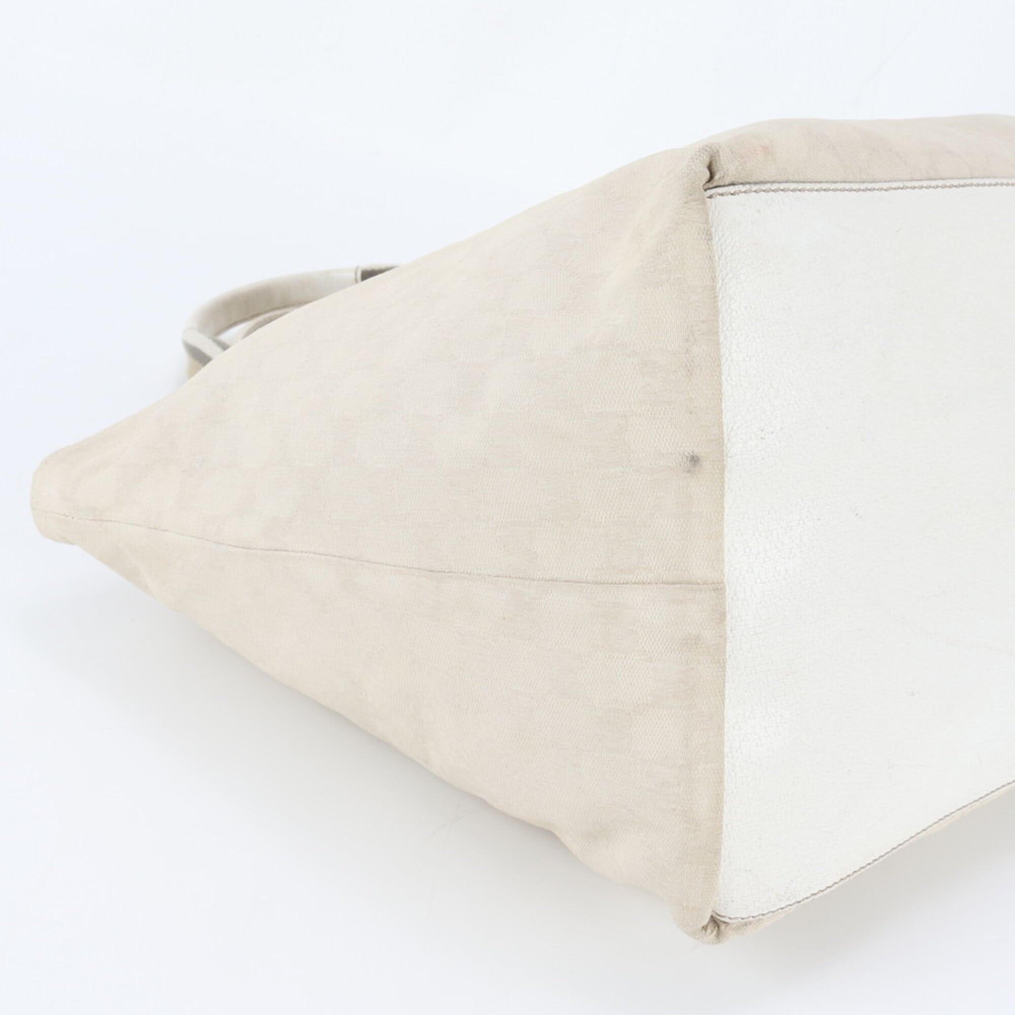 Gucci Beige White Gg Canvas Handbag Tote Bag (Pre-Owned)