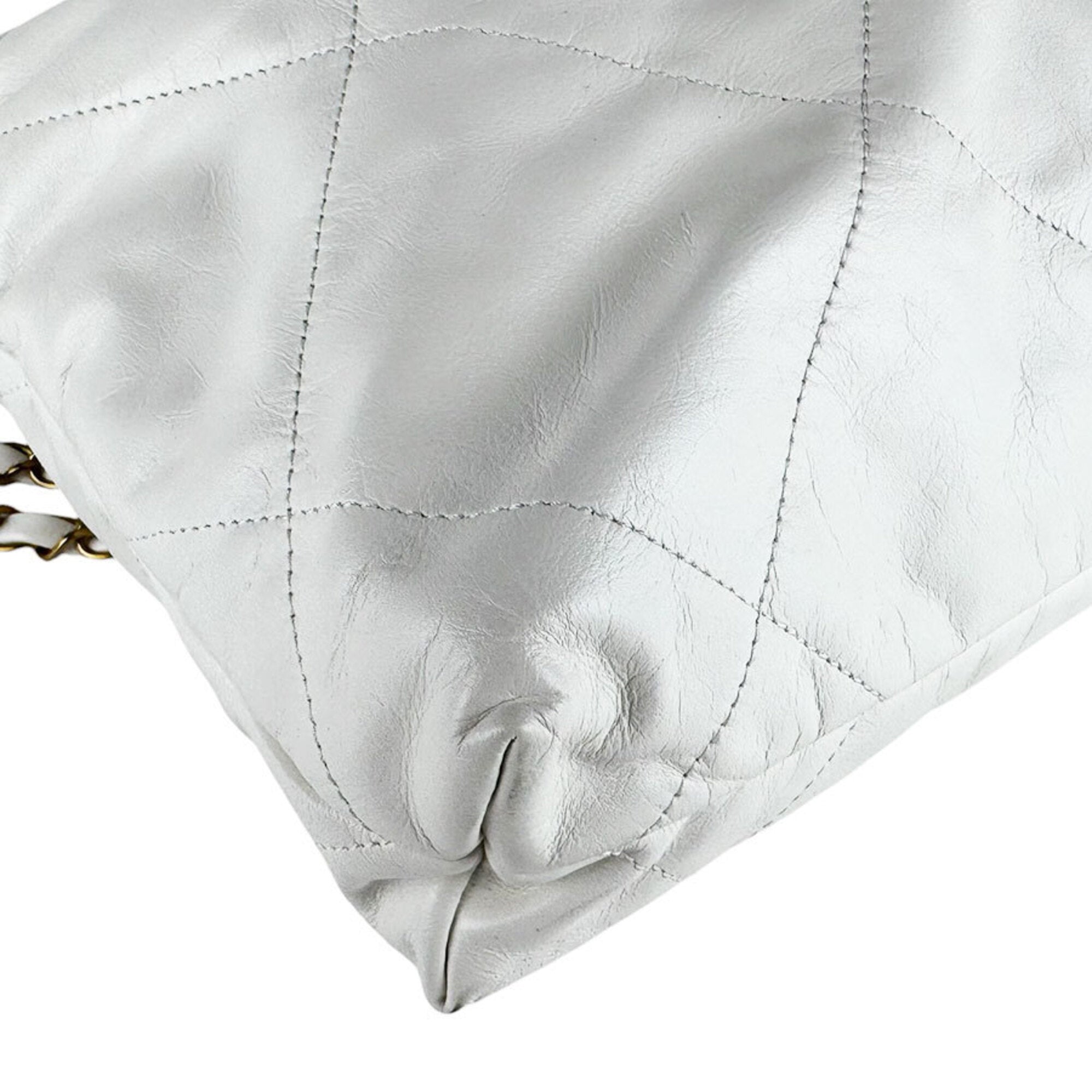 Chanel White Leather Shoulder Bag (Pre-Owned)