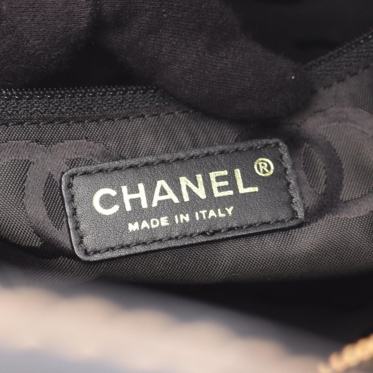 Chanel Black Leather Handbag (Pre-Owned)