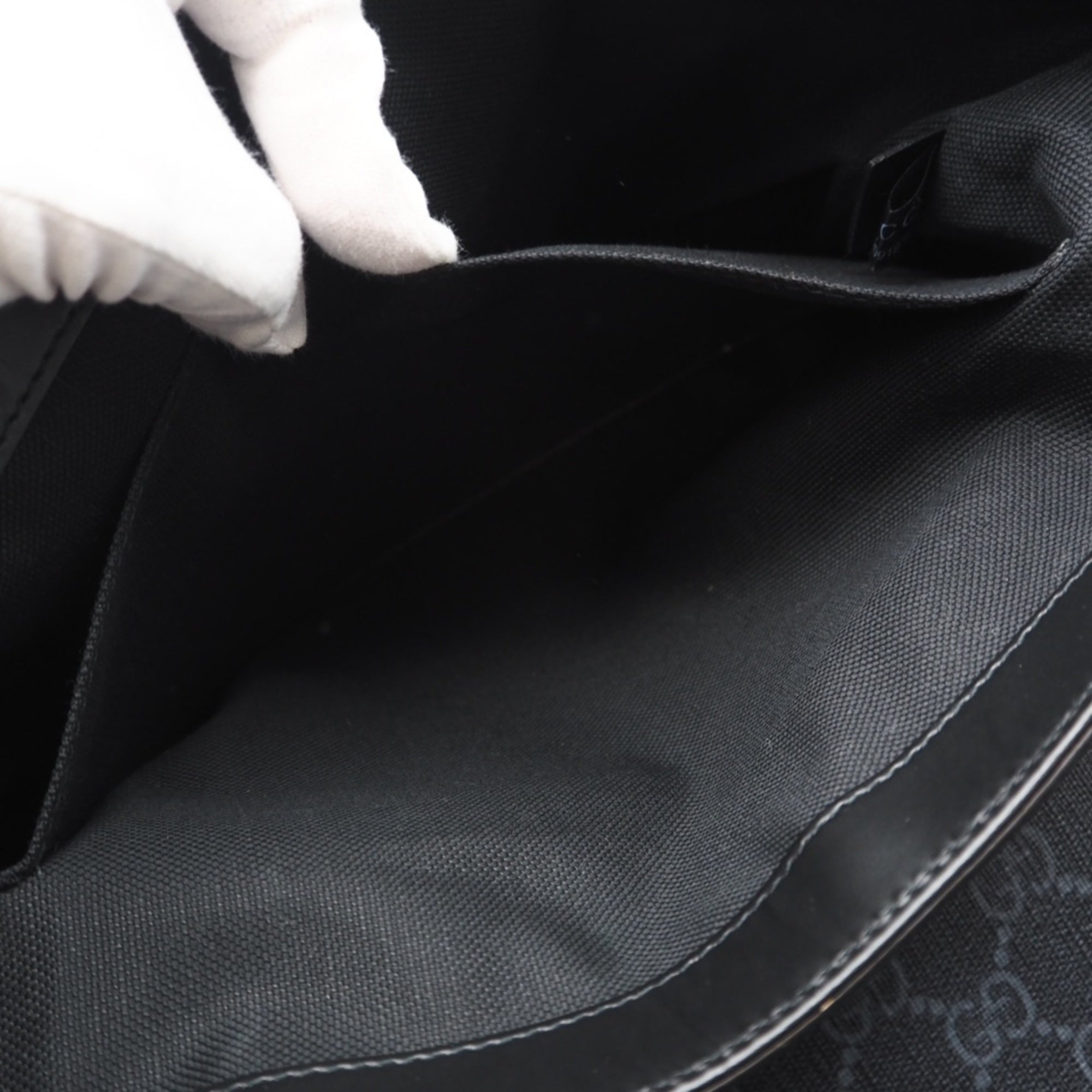 Gucci Black Gray Coated Canvas Messenger Bag Shoulder Bag (Pre-Owned)