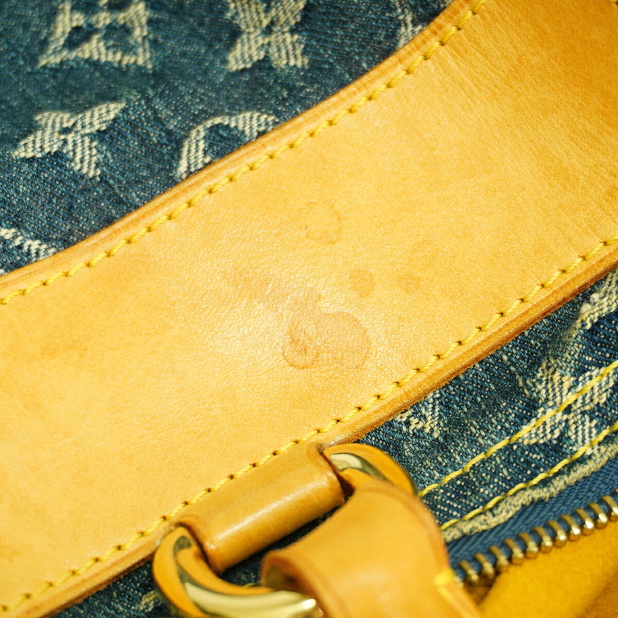 Louis Vuitton Blue Handbag (Pre-Owned)