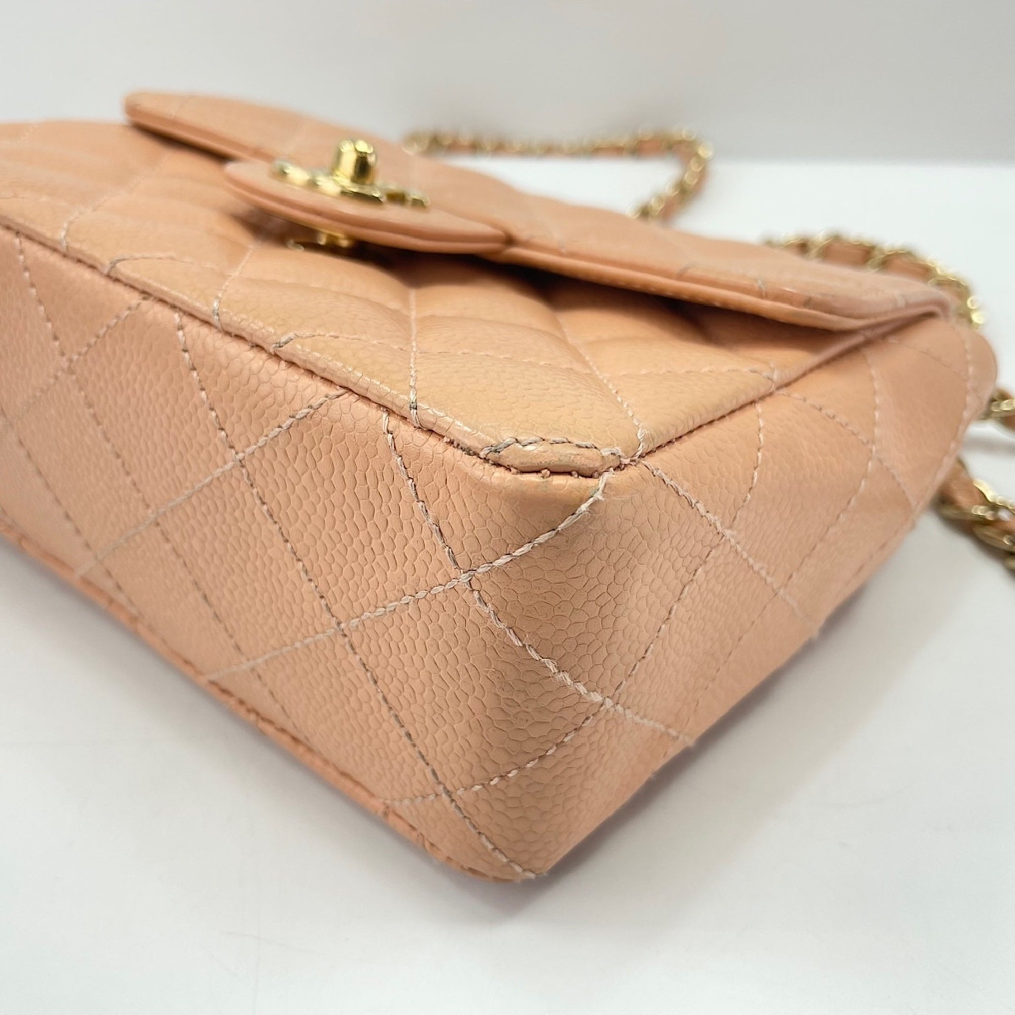 Chanel Orange Shoulder Bag (Pre-Owned)