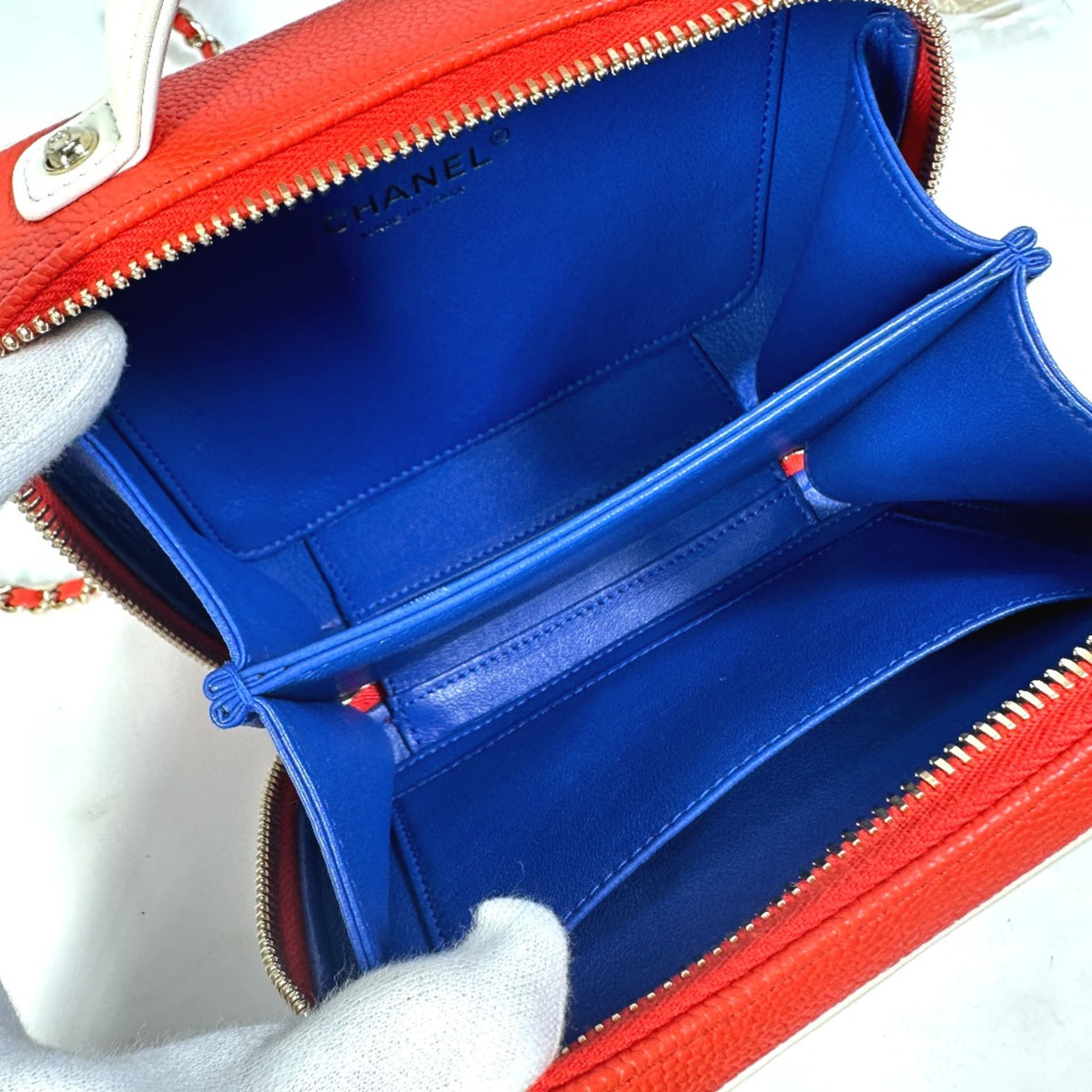 Chanel Red Leather Shoulder Bag (Pre-Owned)