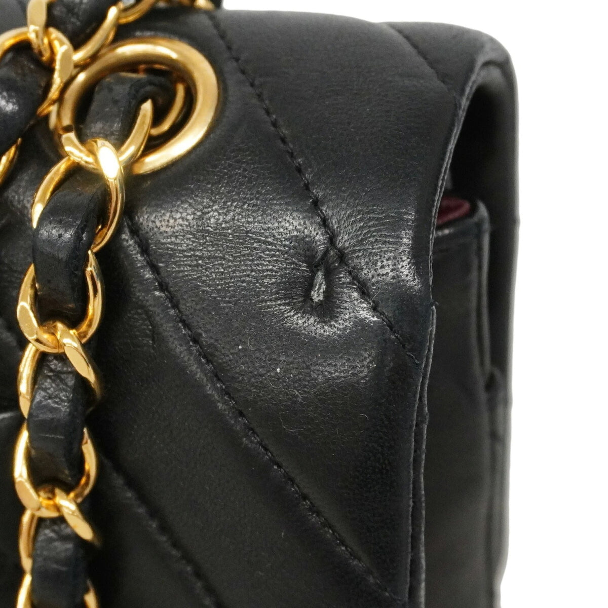 Chanel Black Leather Shoulder Bag (Pre-Owned)