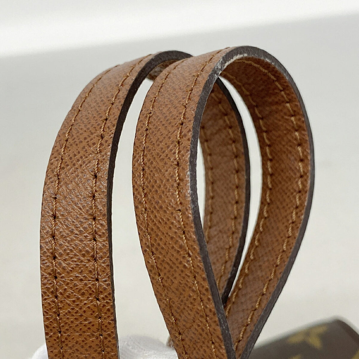 Louis Vuitton Brown Shoulder Bag (Pre-Owned)