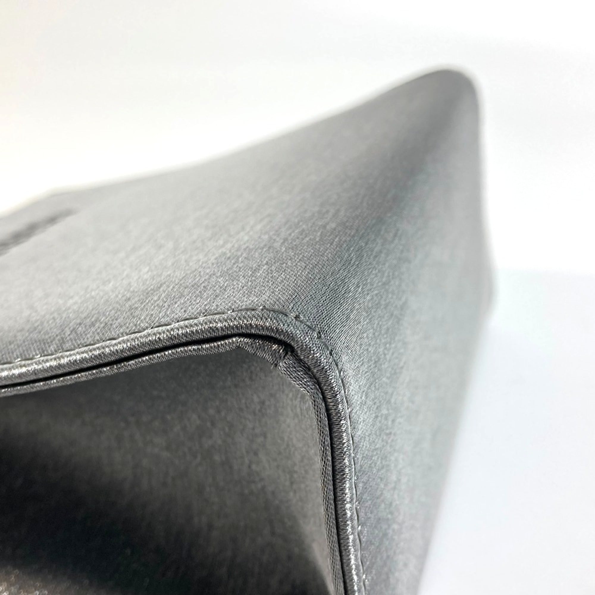 Givenchy Gray Cloth Handbag (Pre-Owned)