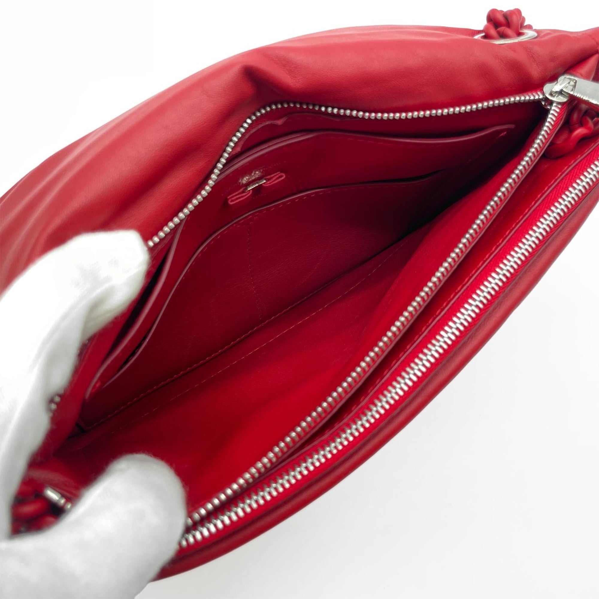 Salvatore Ferragamo Red Color Leather Plastic Metal Shoulder Bag (Pre-Owned)