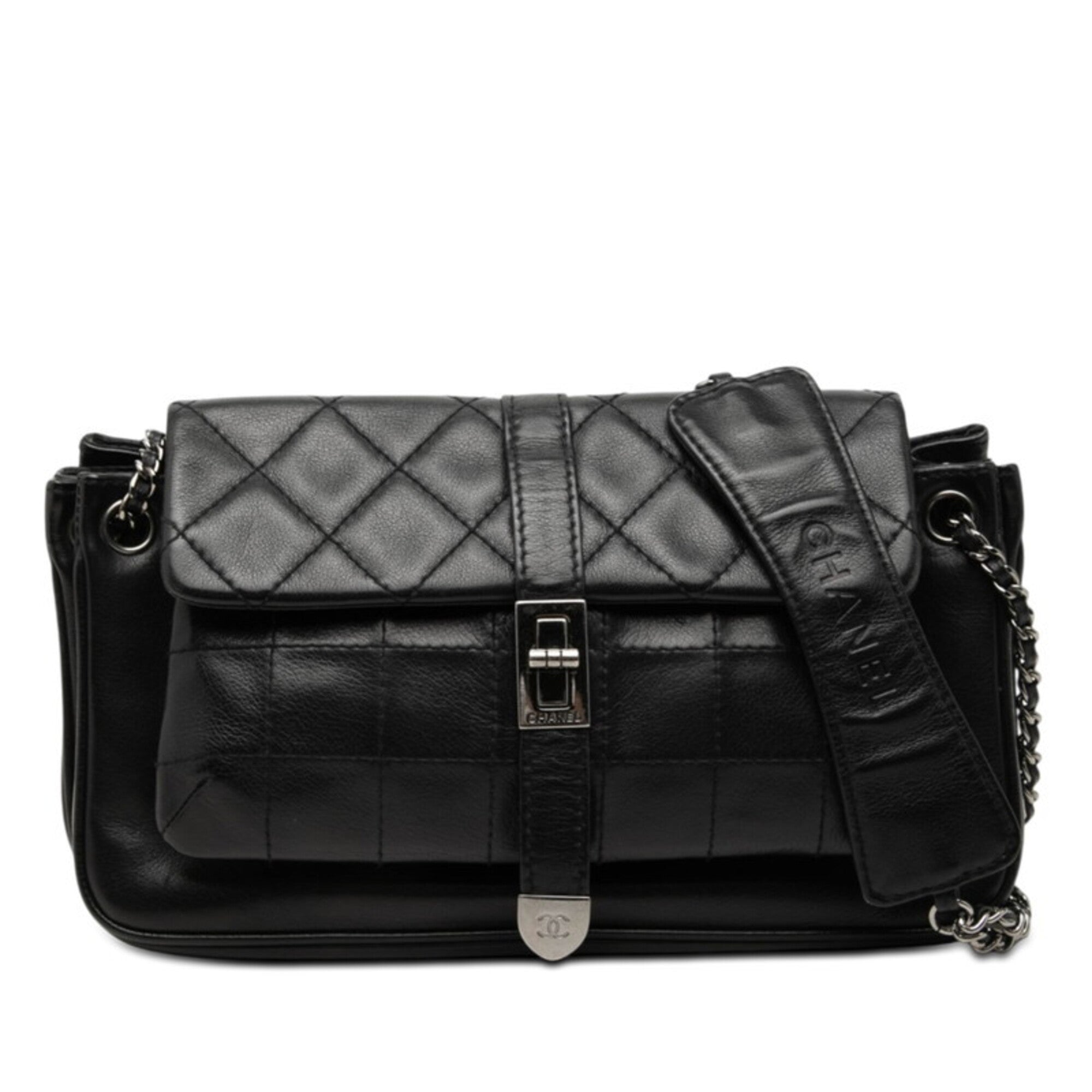 Chanel Black Leather Shoulder Bag (Pre-Owned)