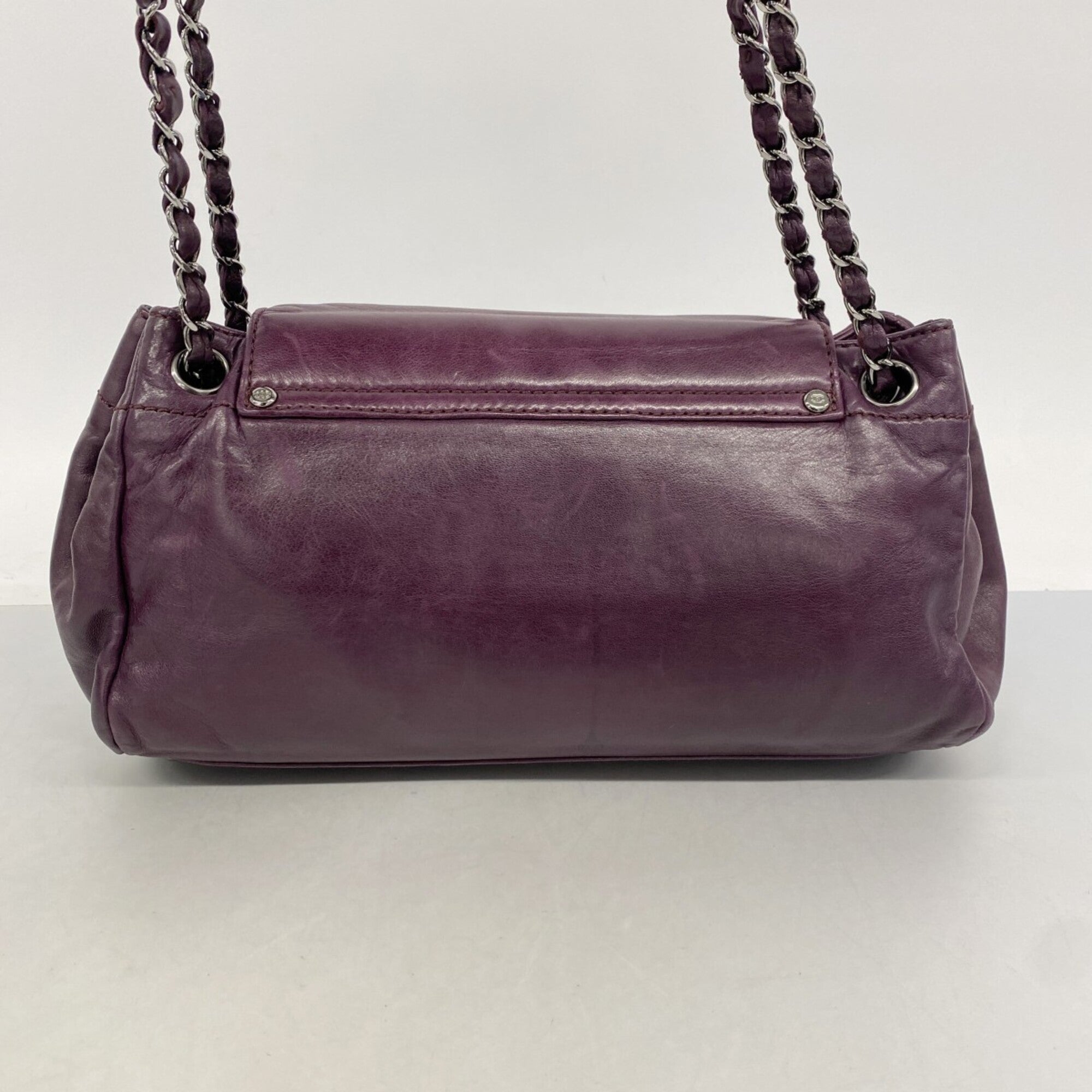 Chanel Purple Leather Shoulder Bag (Pre-Owned)