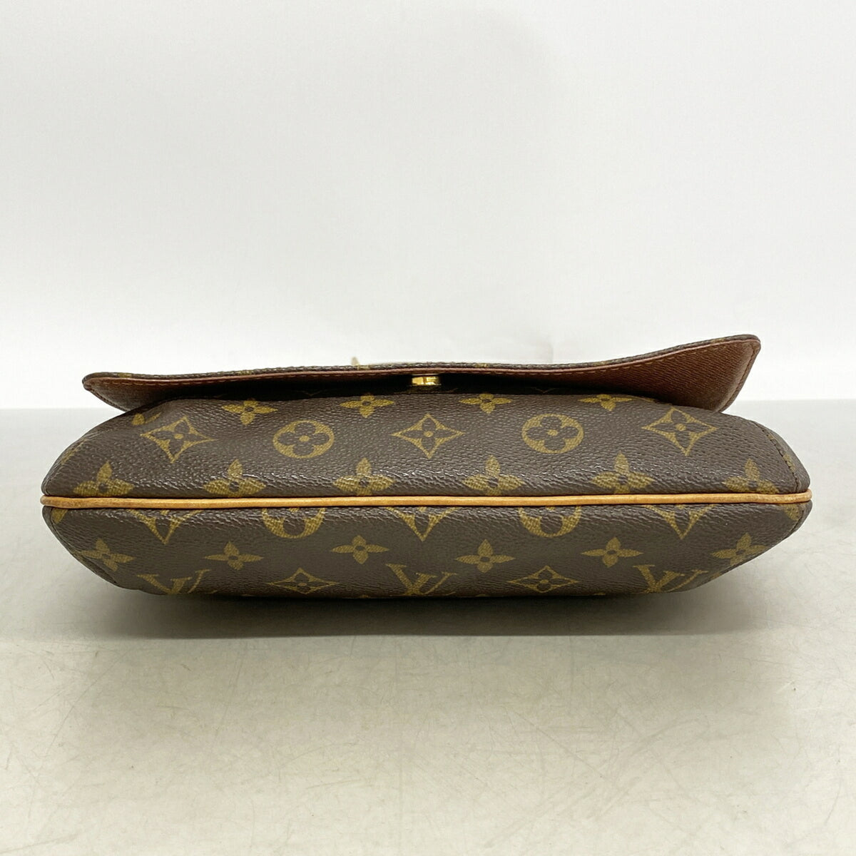 Louis Vuitton Brown Shoulder Bag (Pre-Owned)