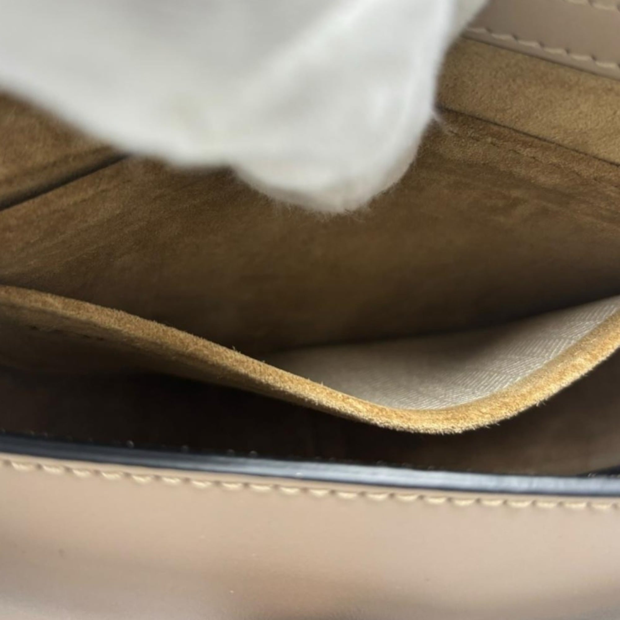 Loewe Beige Leather Shoulder Bag (Pre-Owned)