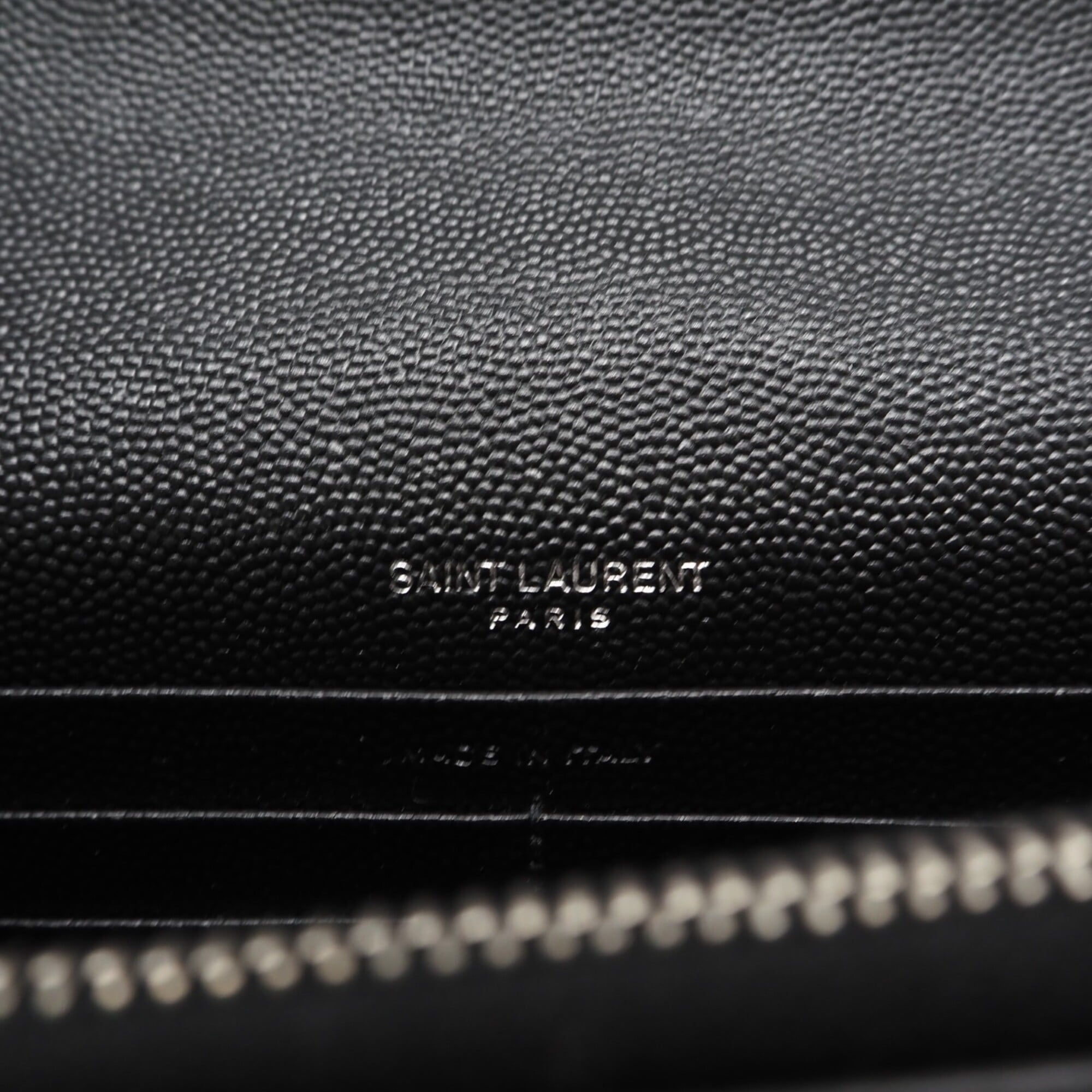 Yves Saint Laurent Black Leather Shoulder Bag (Pre-Owned)