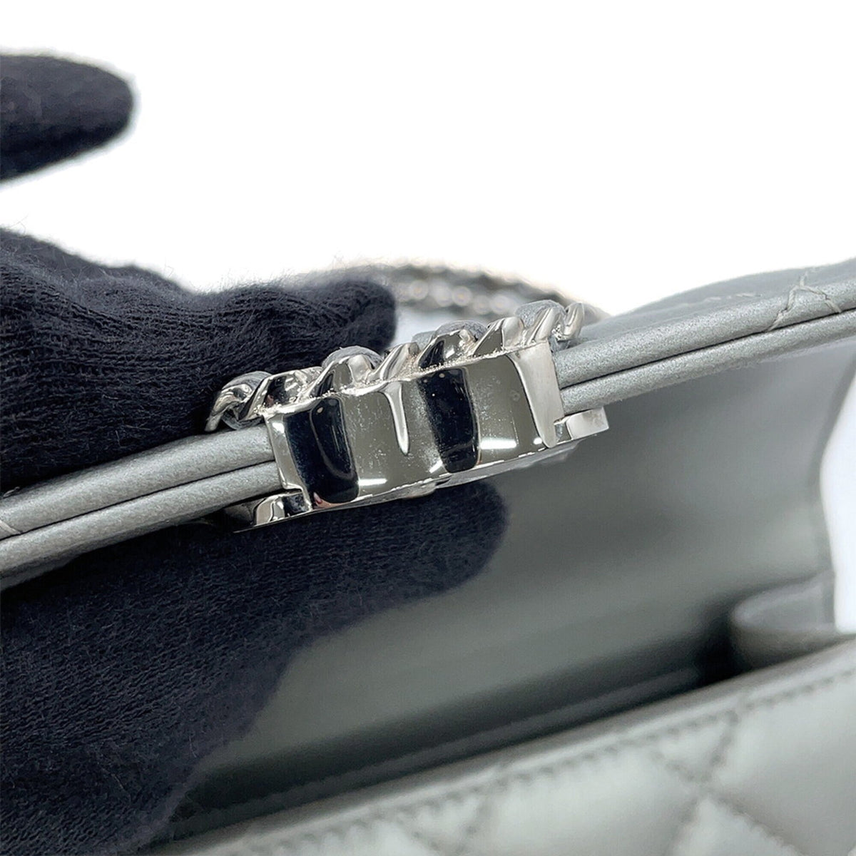Chanel Matelasse Silver Leather Handbag Shoulder Bag (Pre-Owned)