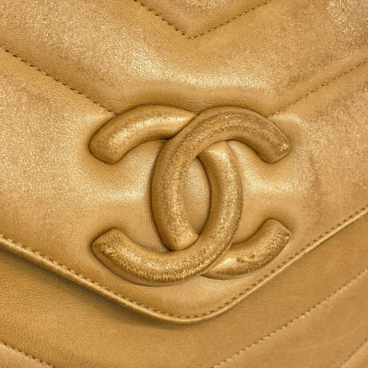 Chanel Brown Leather Shoulder Bag (Pre-Owned)