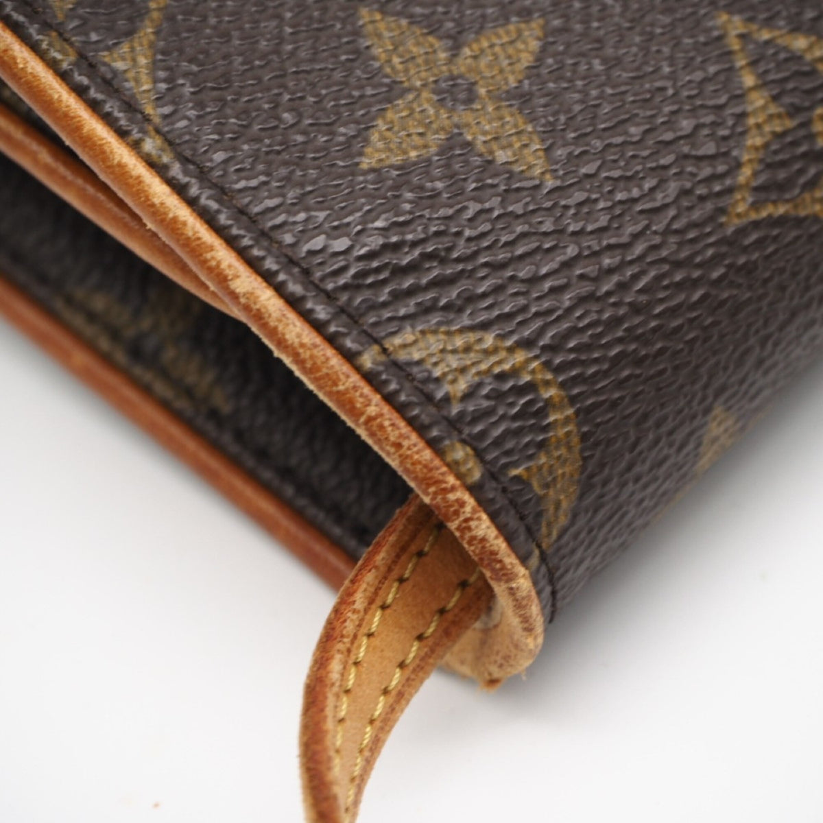 Louis Vuitton Brown Coated Canvas Leather Pochette Shoulder Bag (Pre-Owned)