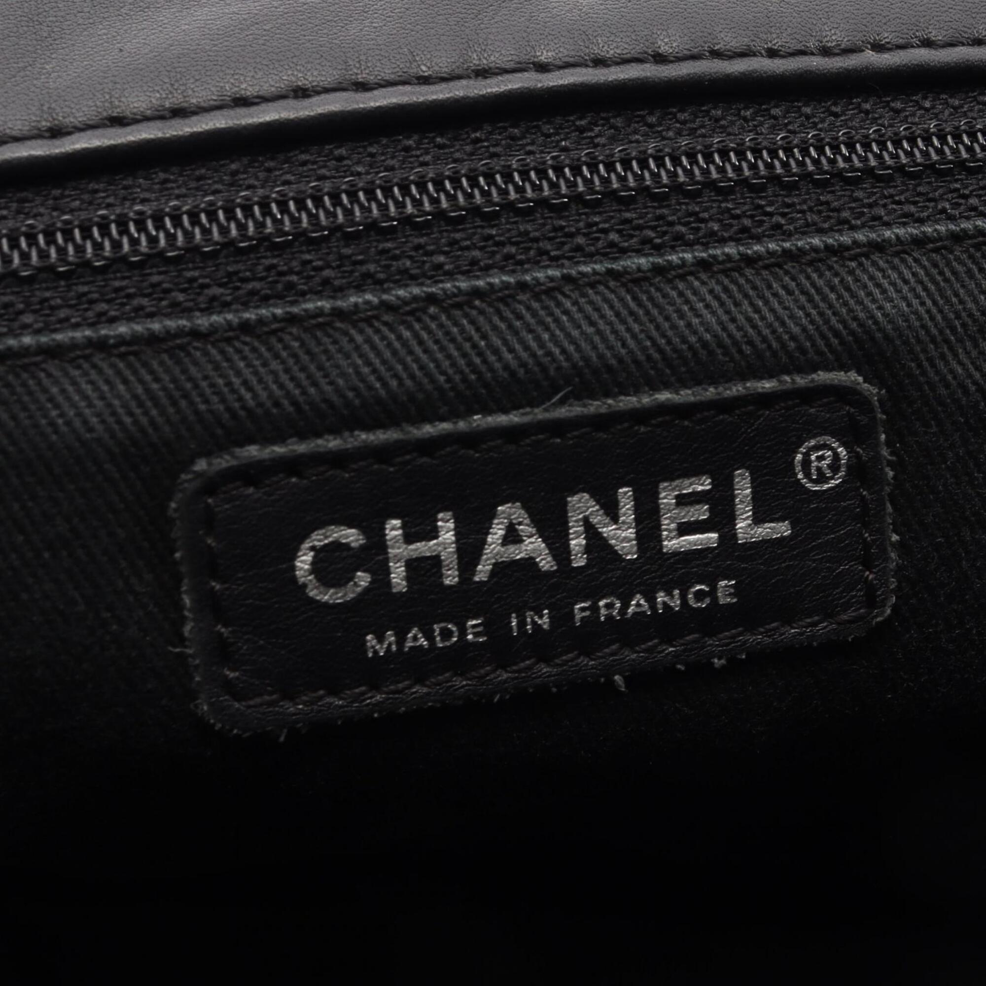 Chanel Black Leather Handbag Shoulder Bag (Pre-Owned)