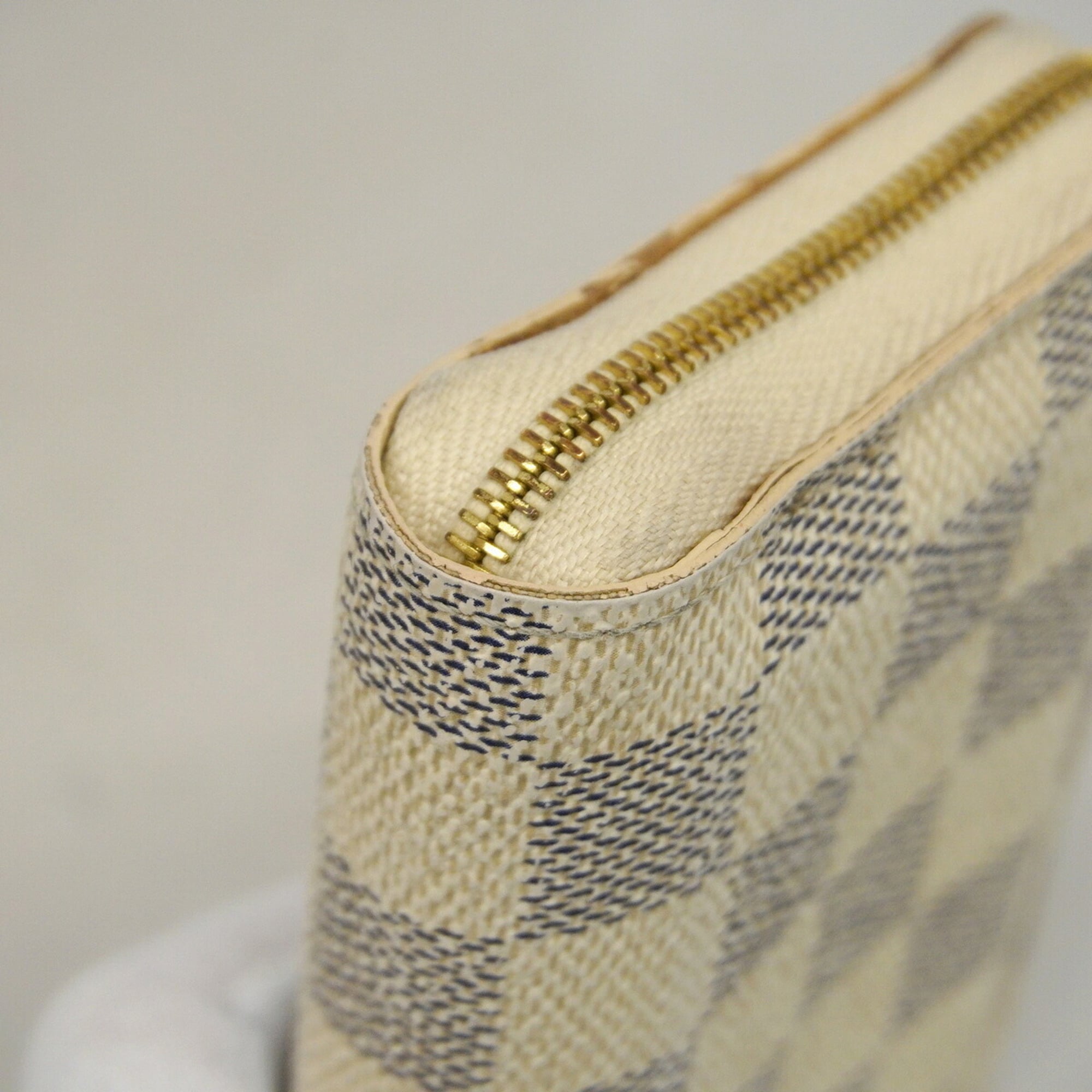 Louis Vuitton White Coin Purse/Coin Case (Pre-Owned)