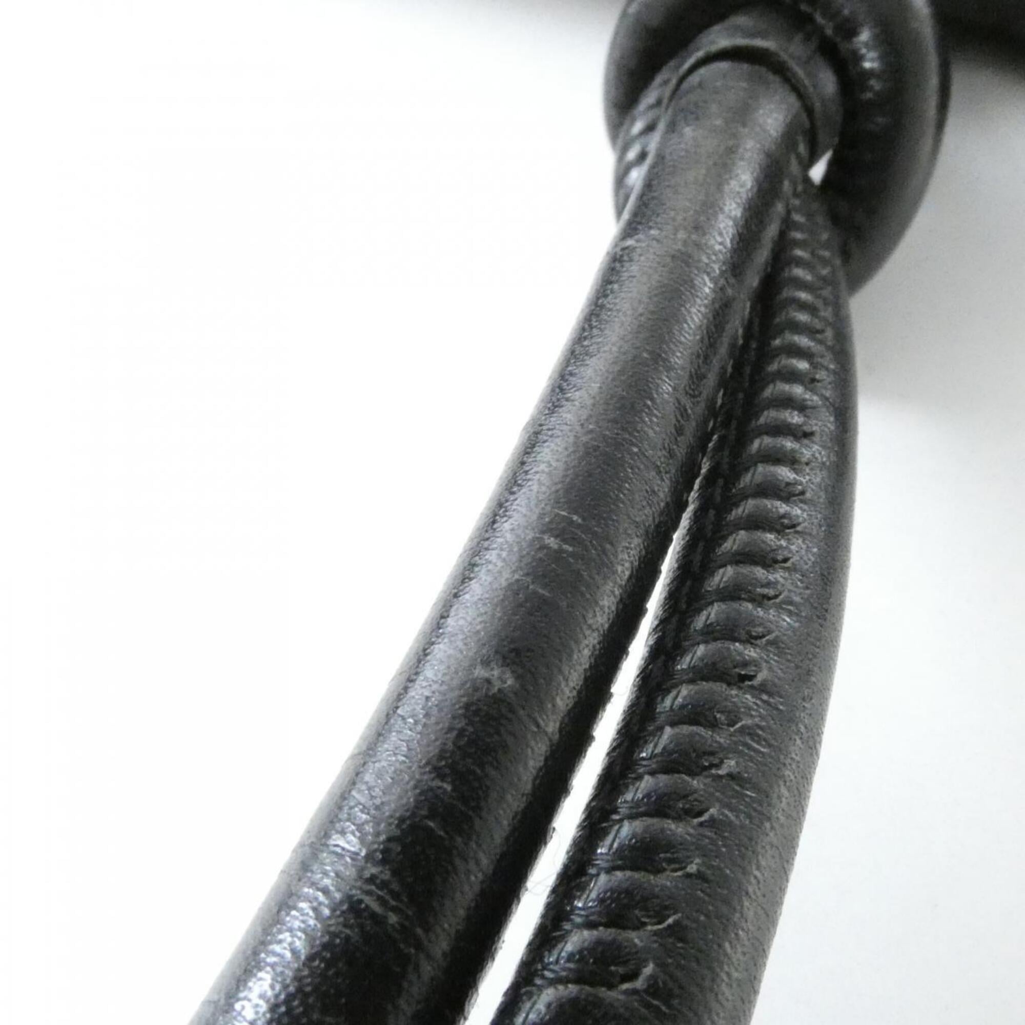 Chanel Black White Leather Handbag (Pre-Owned)