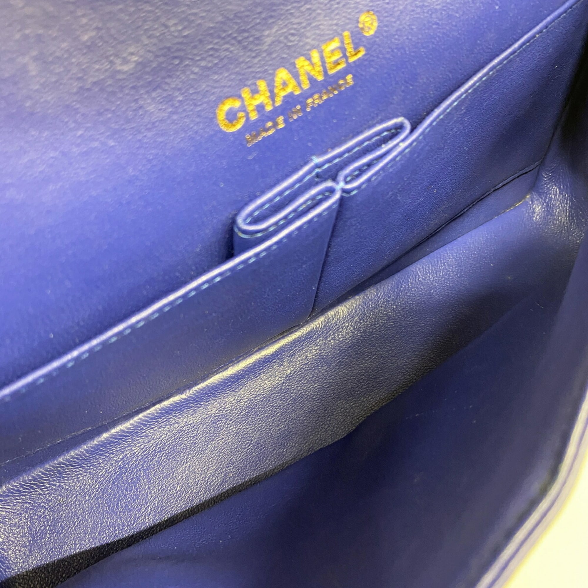 Chanel Blue Leather Shoulder Bag (Pre-Owned)